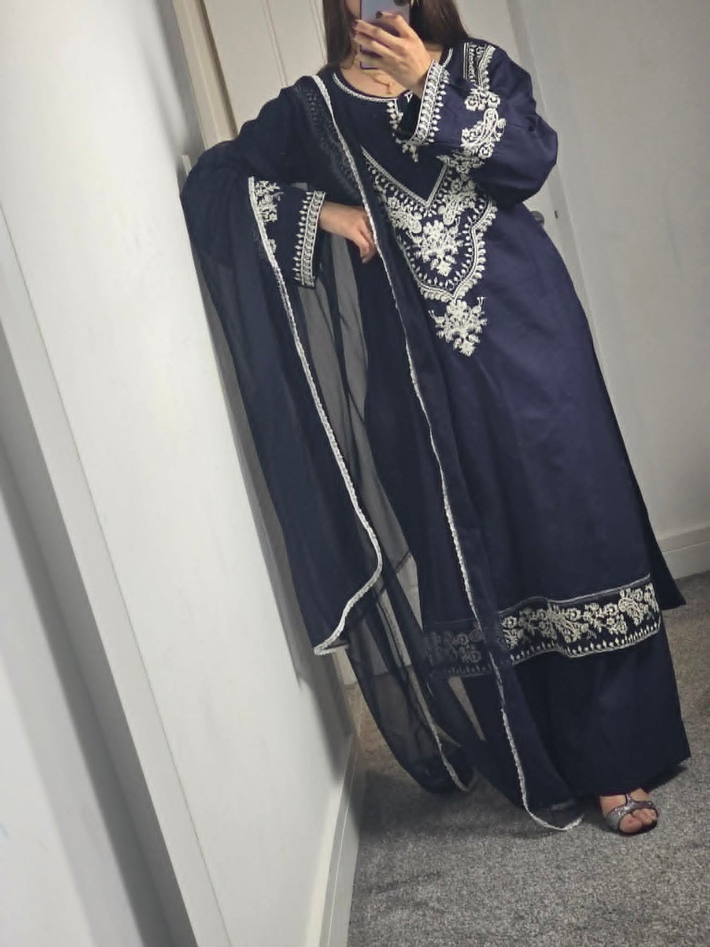 Uznau Embroidered Lawn Three Piece Suit UZ-LWN-BLK031