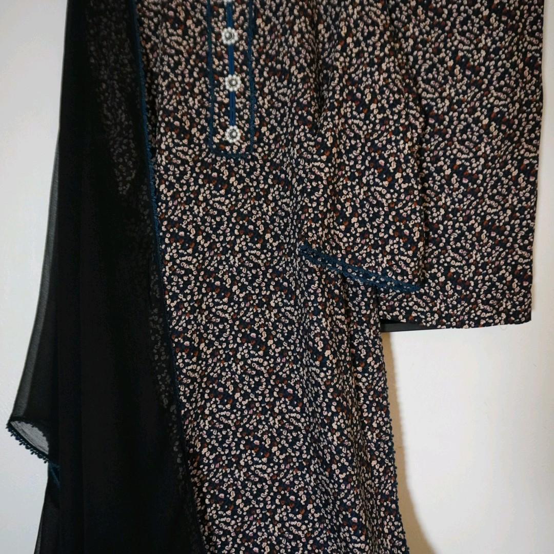 Uznau linen Pakistani trouser kameez dupatta