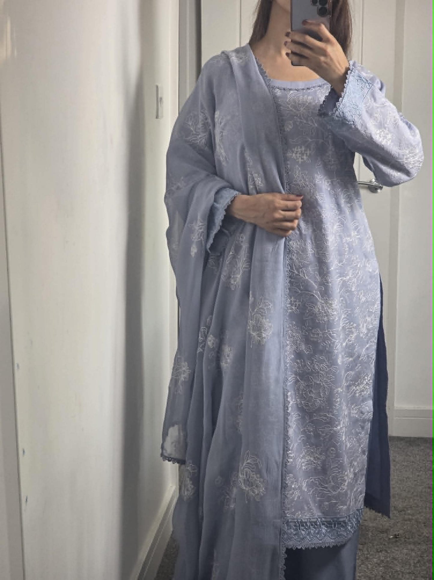 Uznau Embroidered Lawn Three Piece Suit UZ-LWN-BLU023