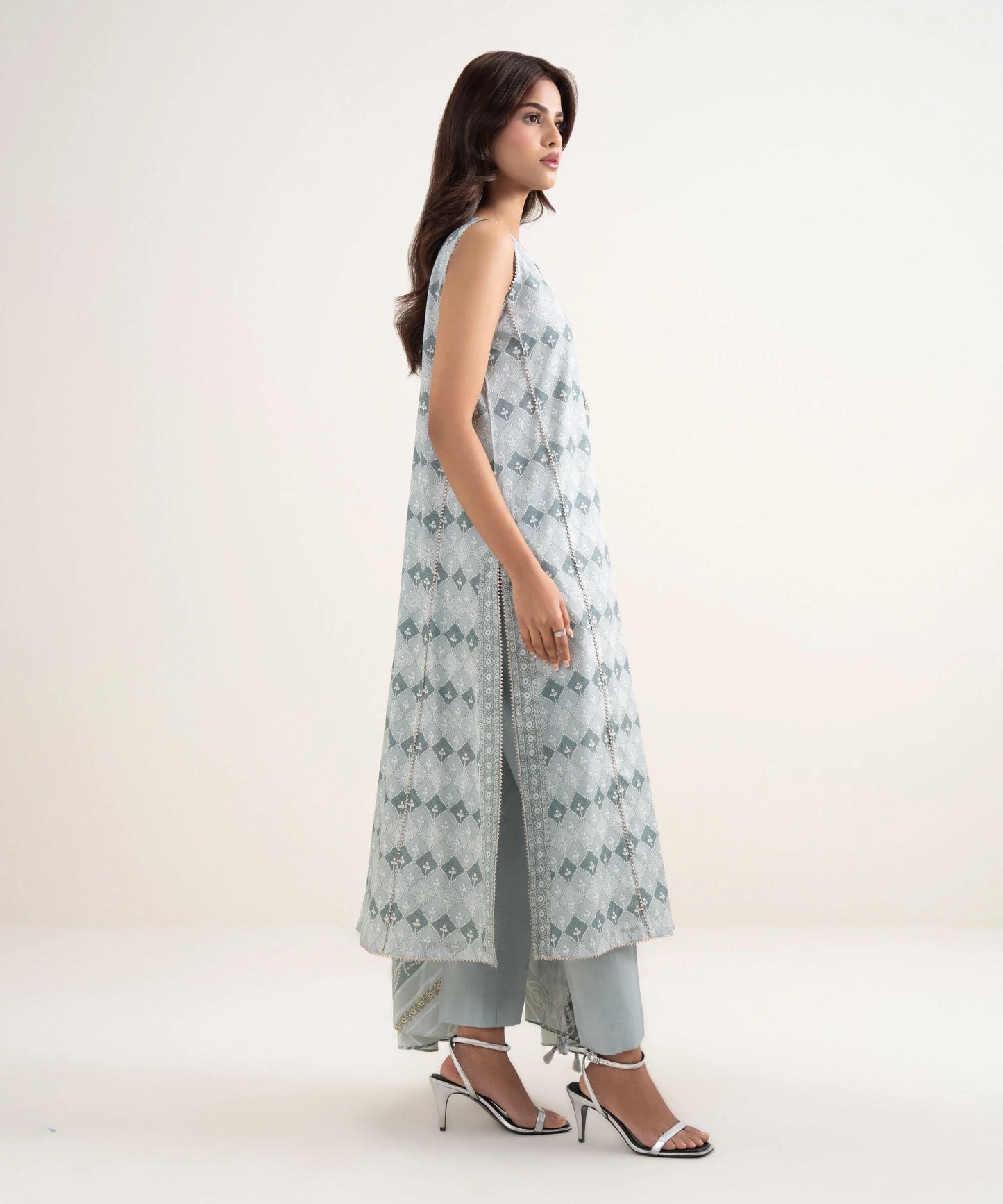 Sapphire Embroidered Lawn Three Piece Suit SP-LWN-GRY011