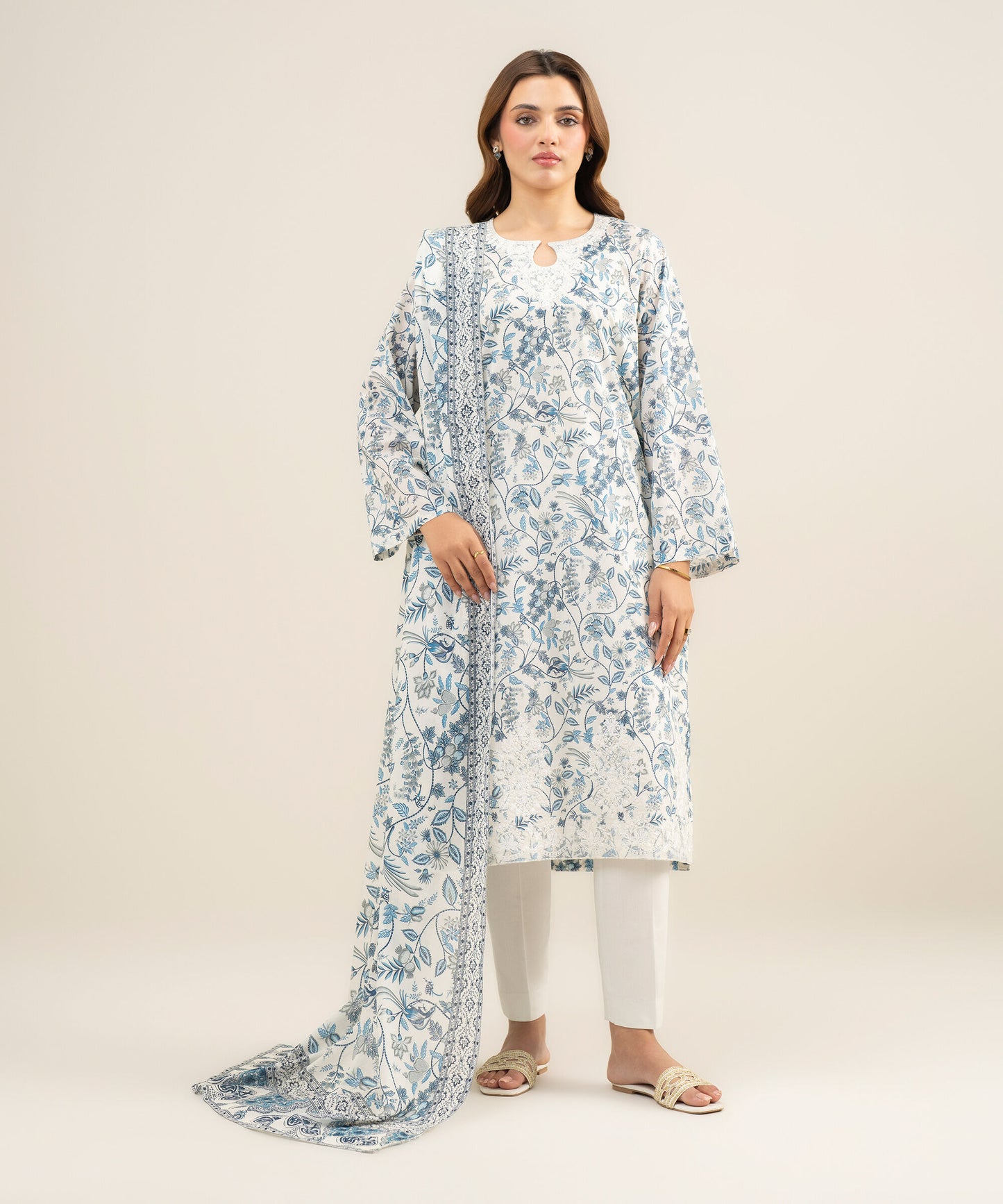 Sapphire Embroidered Lawn Three Piece Suit SP-LWN-BLU011