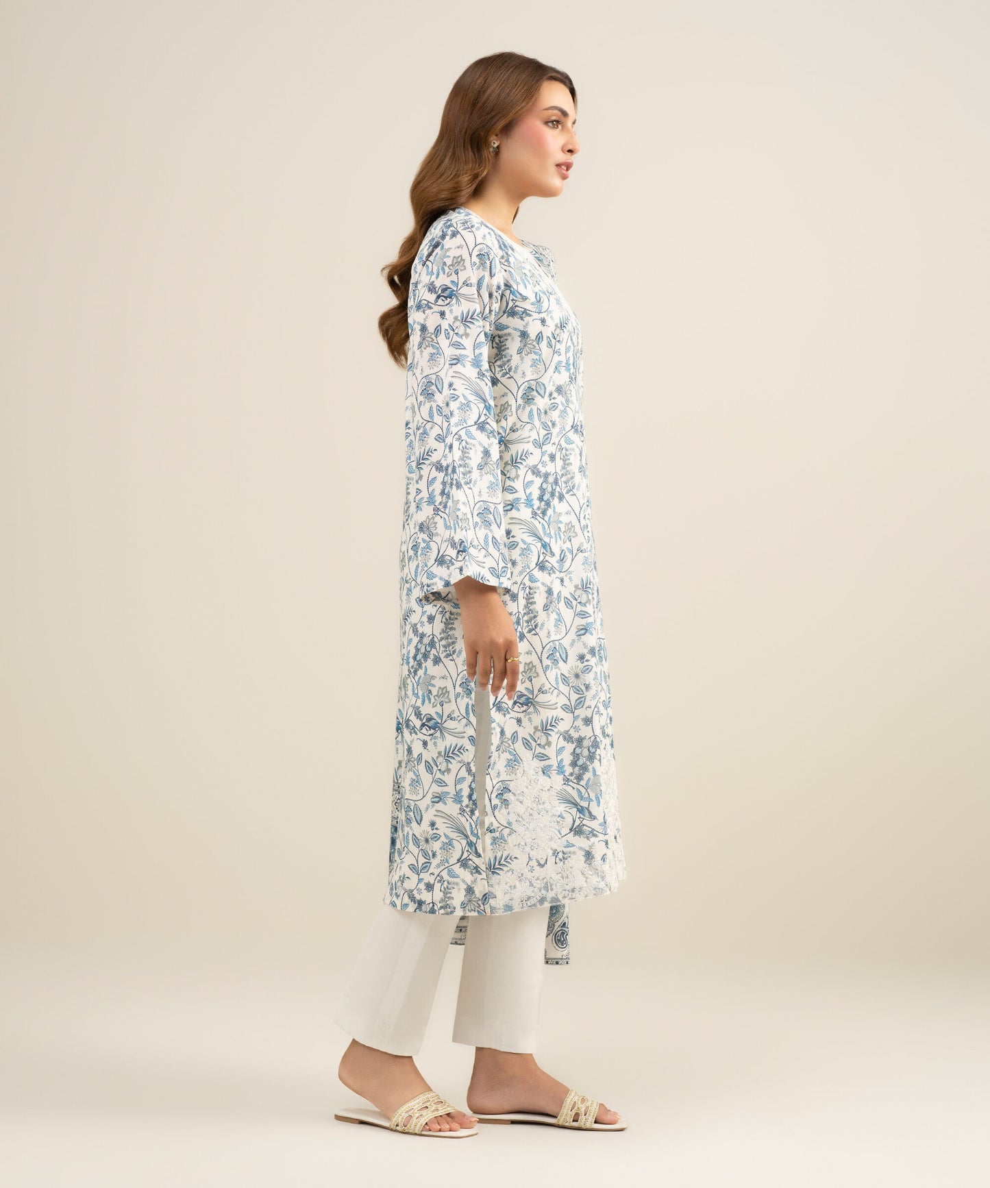 Sapphire Embroidered Lawn Three Piece Suit SP-LWN-BLU011