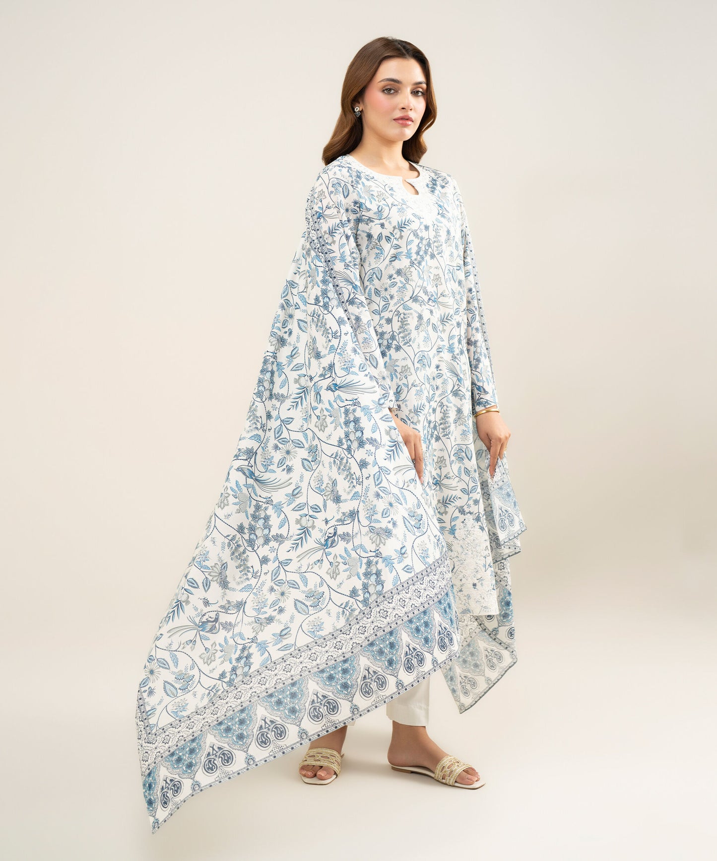 Sapphire Embroidered Lawn Three Piece Suit SP-LWN-BLU011
