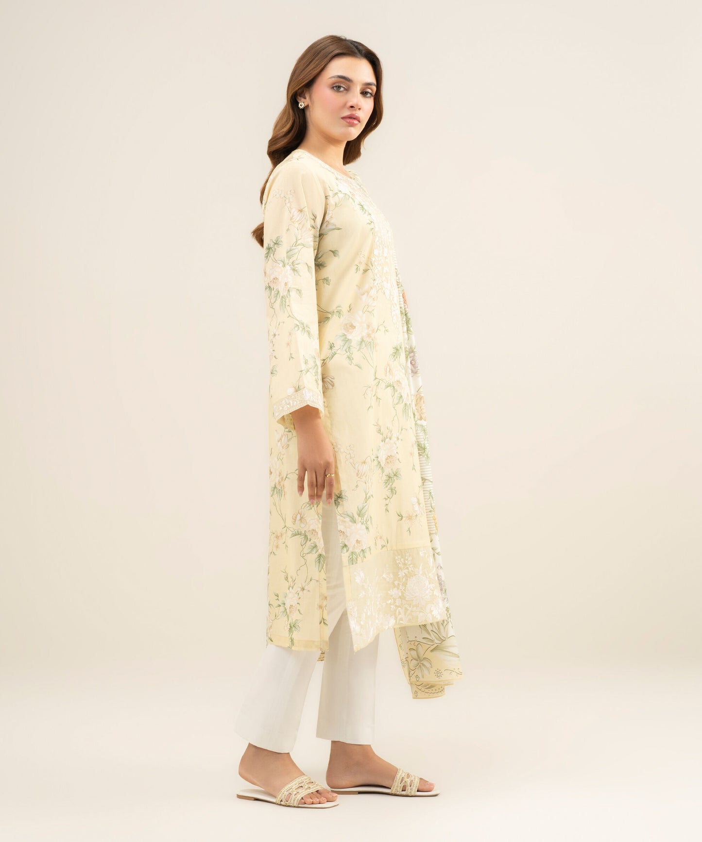 Sapphire Embroidered Lawn Three Piece Suit SP-LWN-YL010