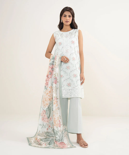 Sapphire Embrpidered Lawn Three Piece Suit SP-LWN-BLU016