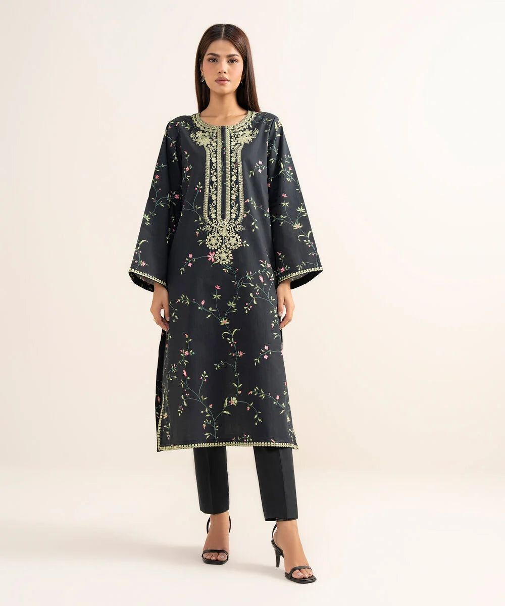 Sapphire Embroidered Lawn Three Piece Suit SP-LWN-BLK028