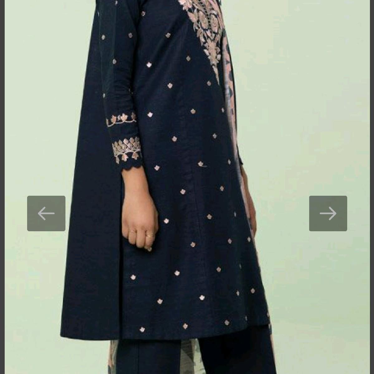 sapphire embroidered khaddar pakistani winter trouser dupatta kameez Floral