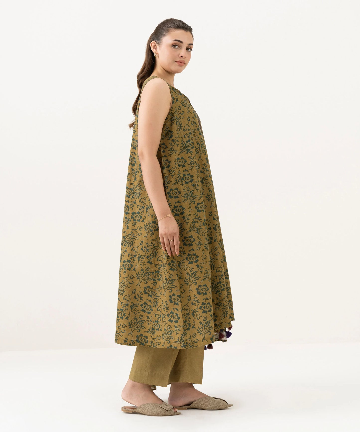 Sapphire Khaddar Three Piece Suit SP-KHD-MST01