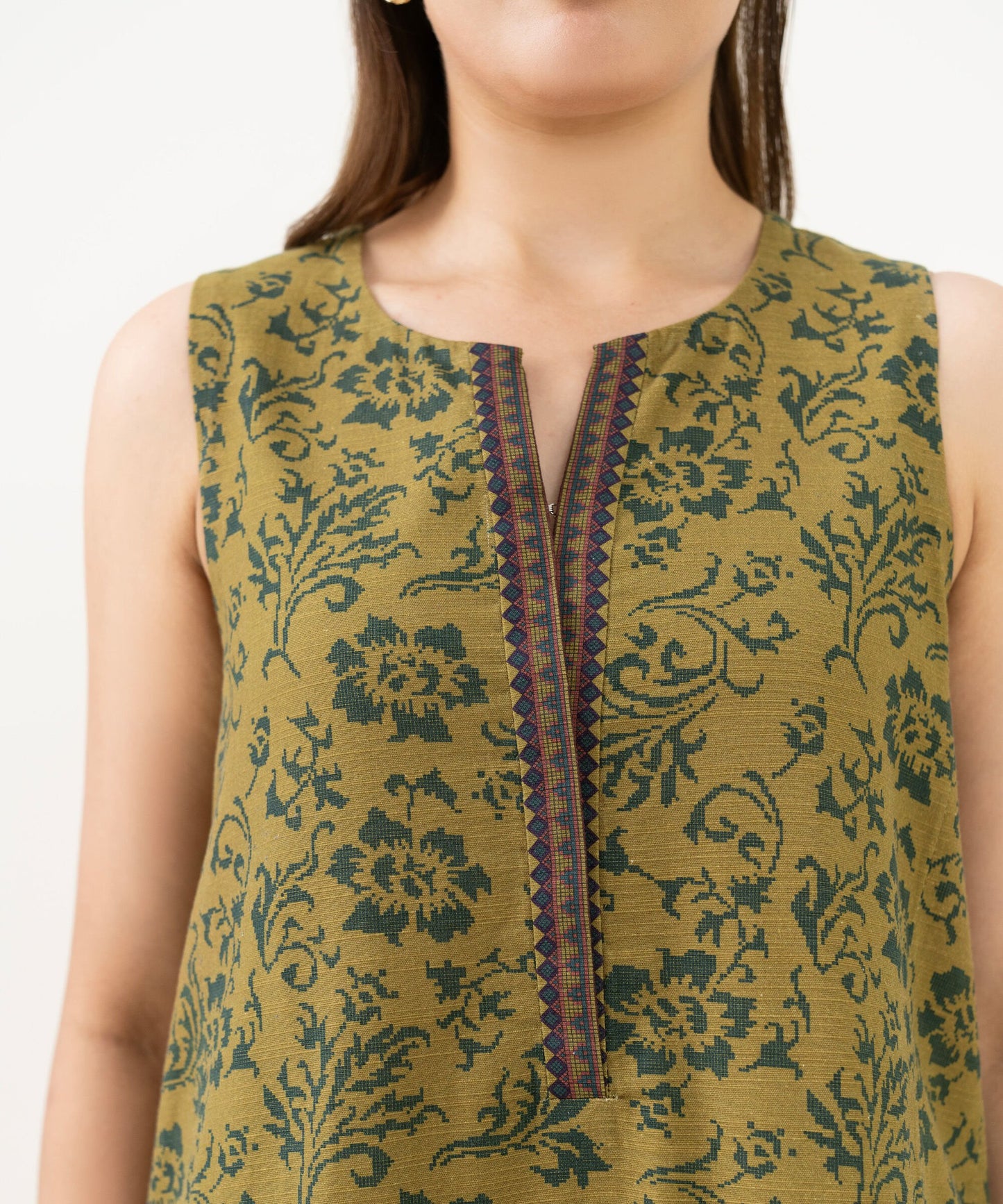 Sapphire Khaddar Three Piece Suit SP-KHD-MST01