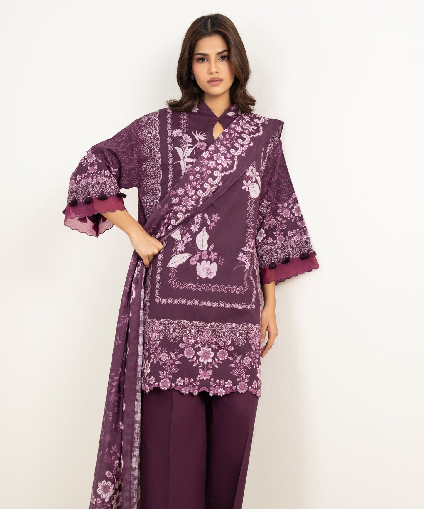 Sapphire Printed Lawn Three Piece Suit SP-LWN-PRP017