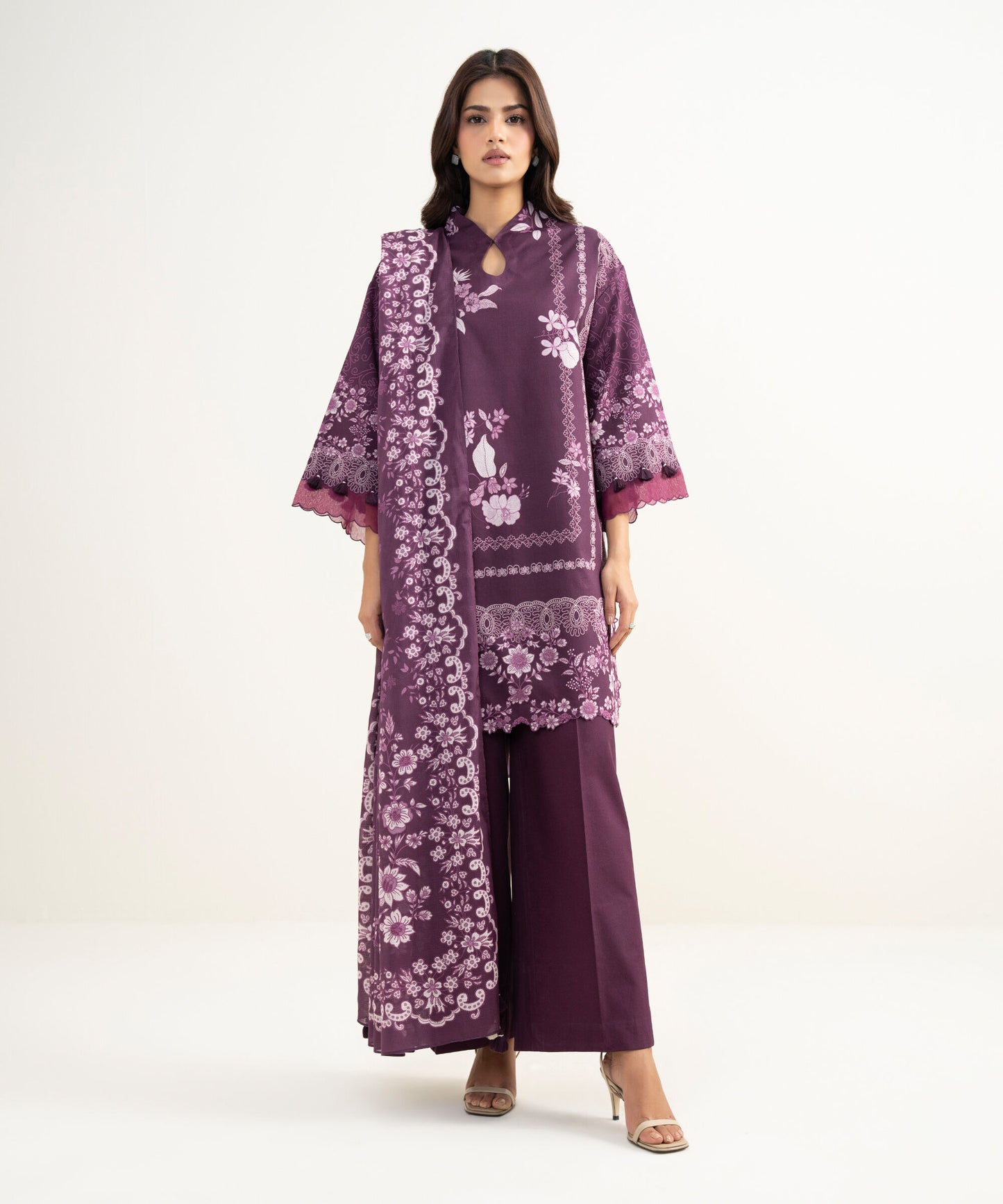 Sapphire Printed Lawn Three Piece Suit SP-LWN-PRP017