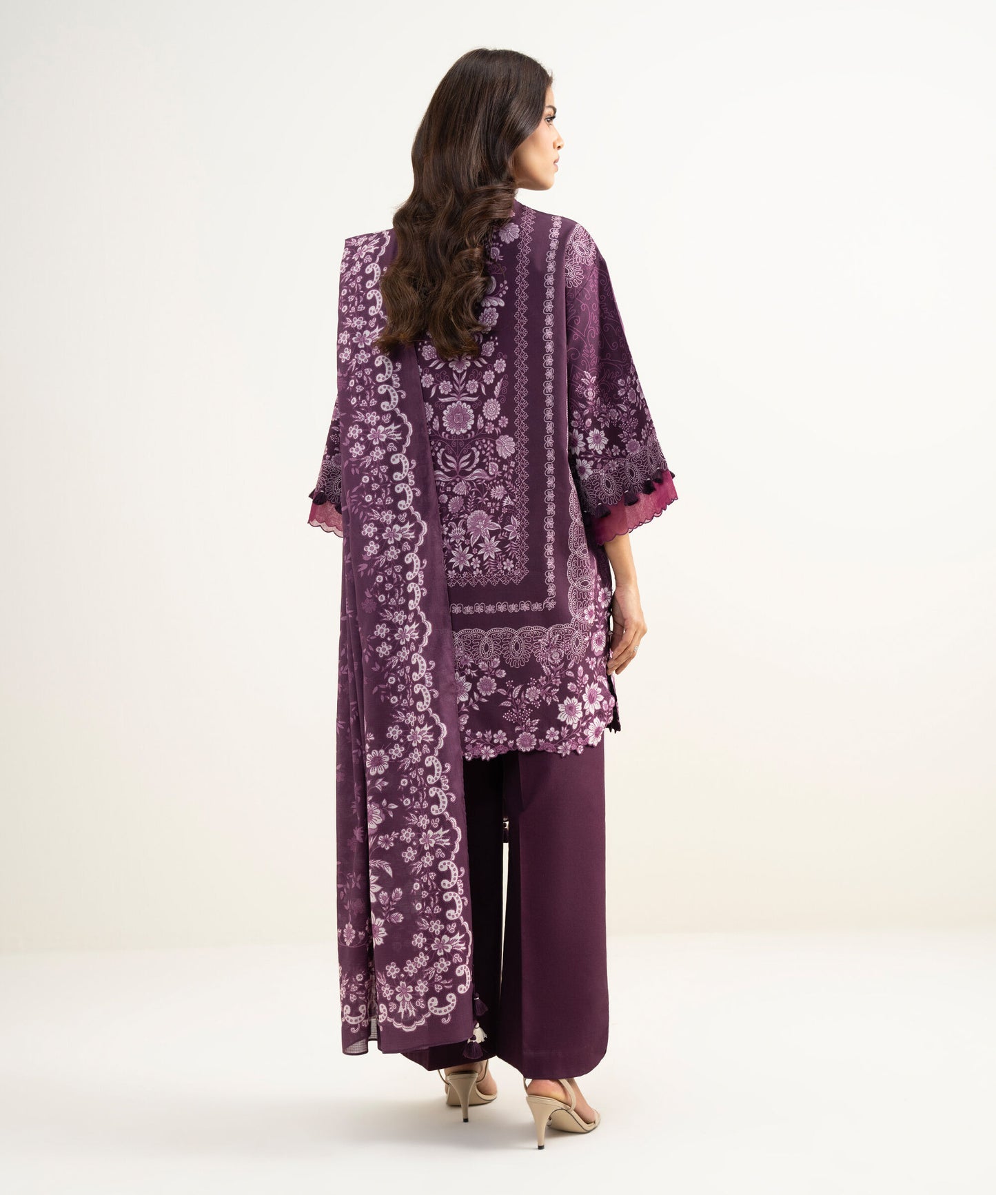 Sapphire Printed Lawn Three Piece Suit SP-LWN-PRP017