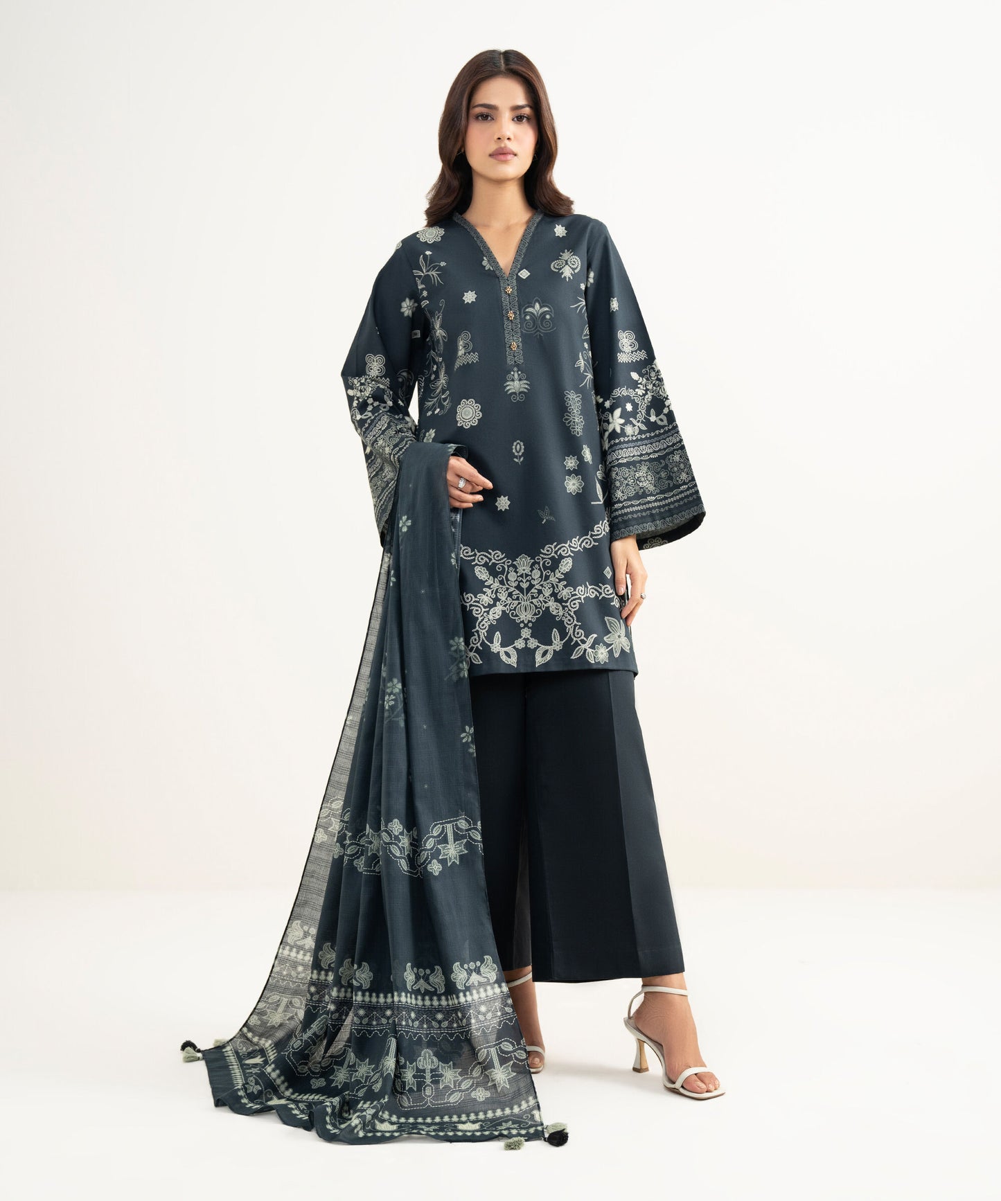 Sapphire Printed Lawn Three Piece Suit SP-LWN-BLK030