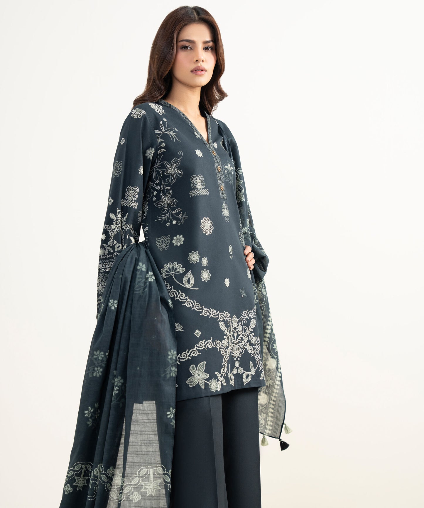 Sapphire Printed Lawn Three Piece Suit SP-LWN-BLK030