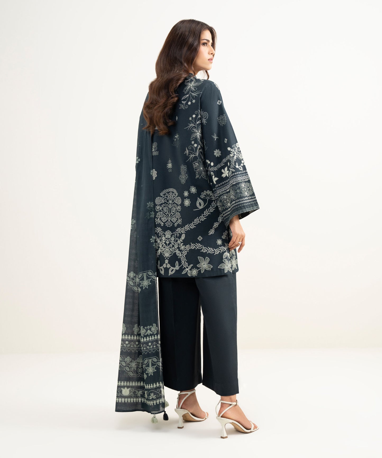 Sapphire Printed Lawn Three Piece Suit SP-LWN-BLK030
