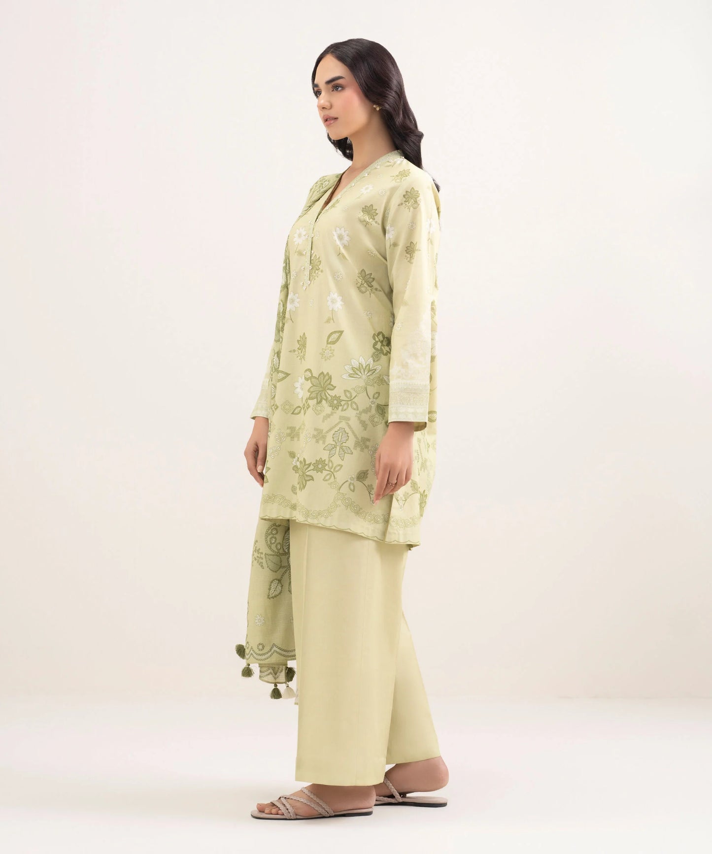 Sapphire Printed Lawn Three Piece Suit SP-LWN-YL09