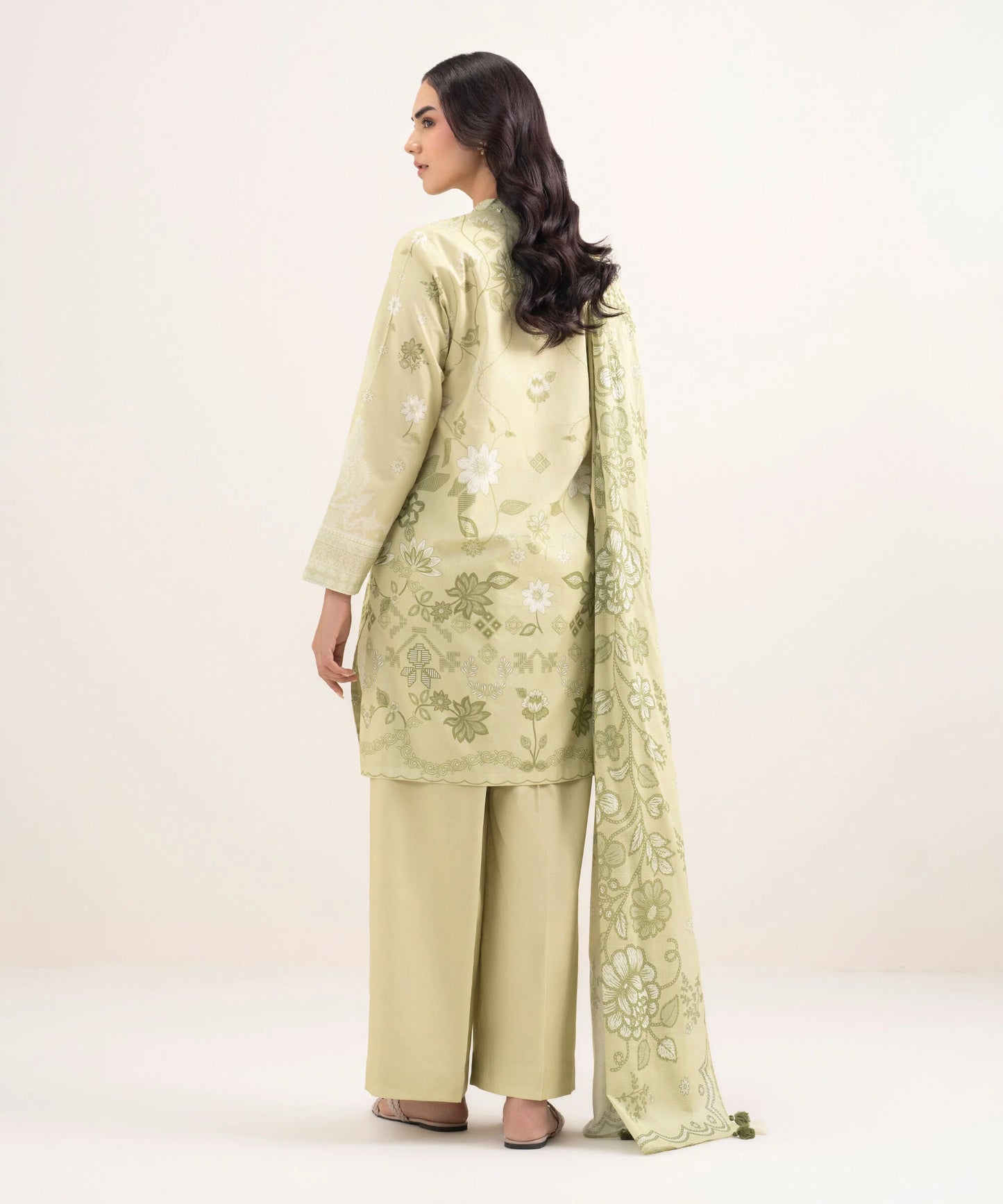 Sapphire Printed Lawn Three Piece Suit SP-LWN-YL09