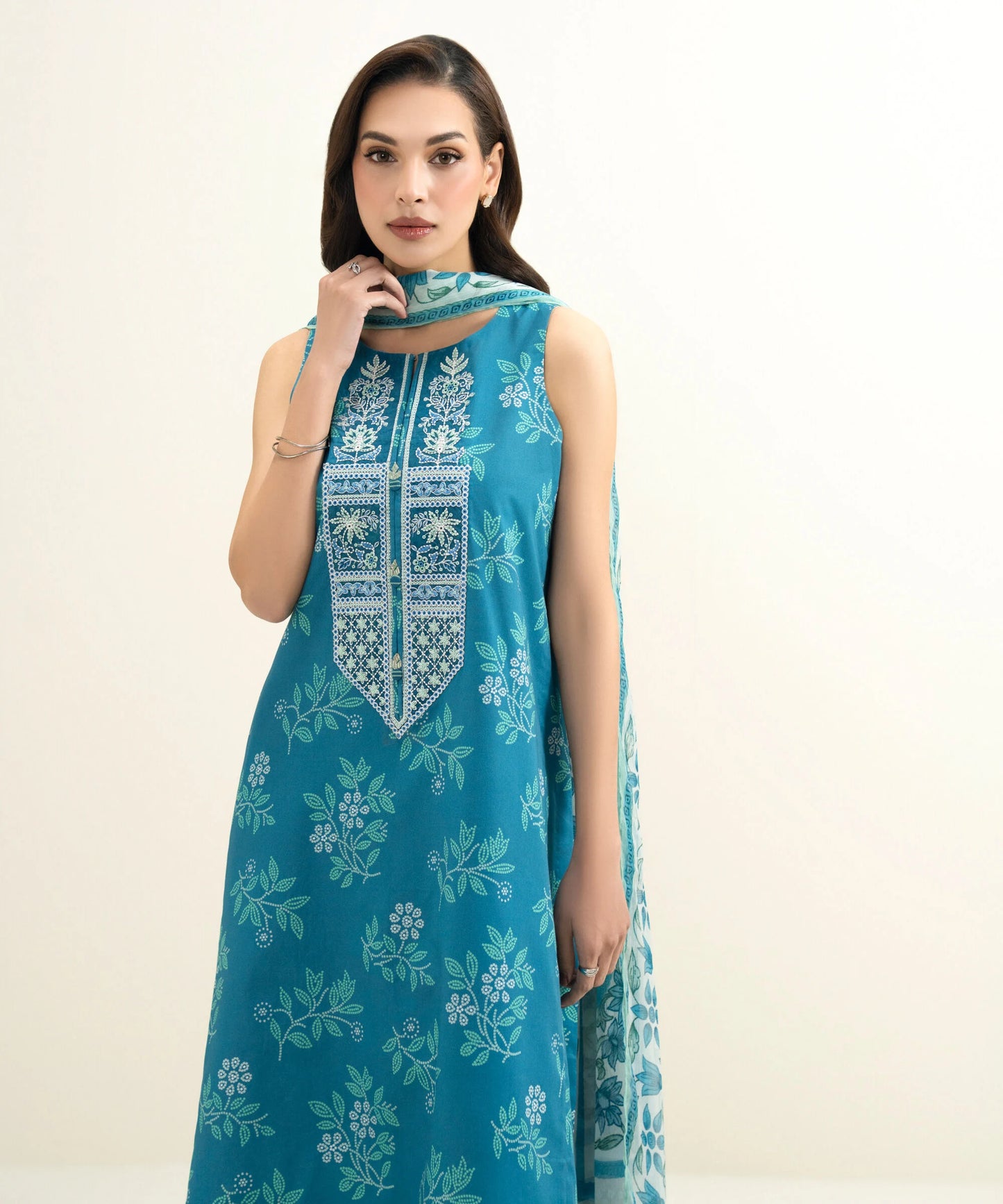 Sapphire Embroidered Lawn Three Piece Suit SP-LWN-TL03