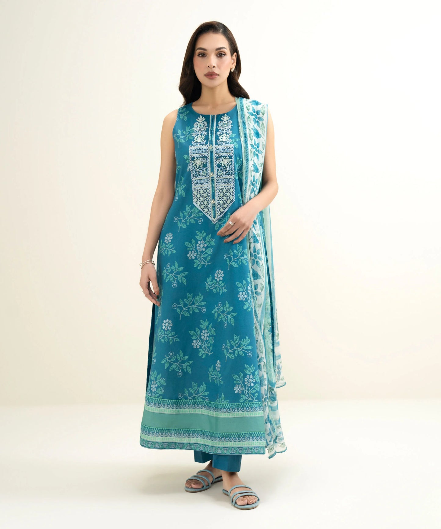 Sapphire Embroidered Lawn Three Piece Suit SP-LWN-TL03