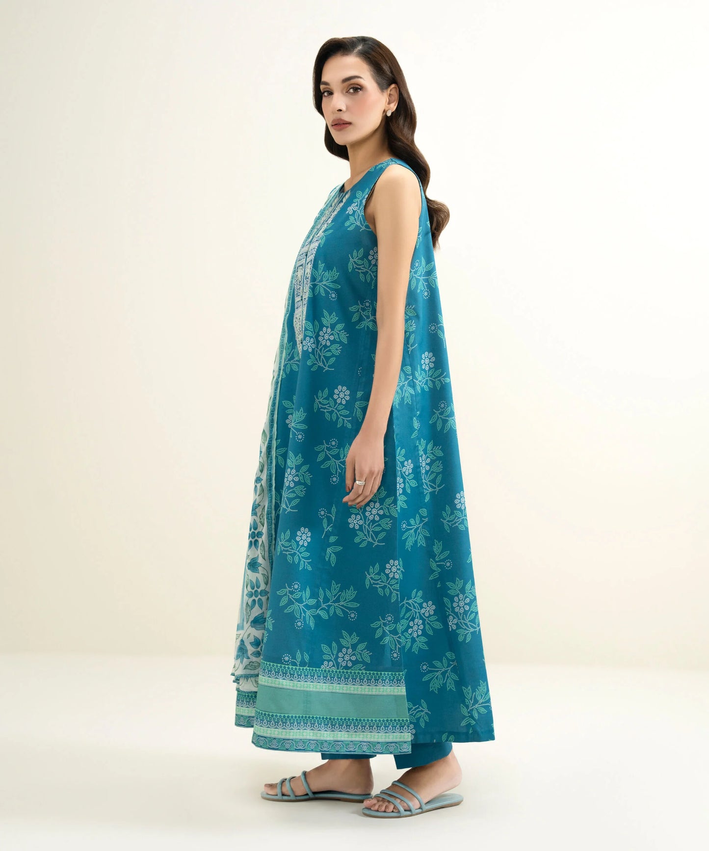 Sapphire Embroidered Lawn Three Piece Suit SP-LWN-TL03