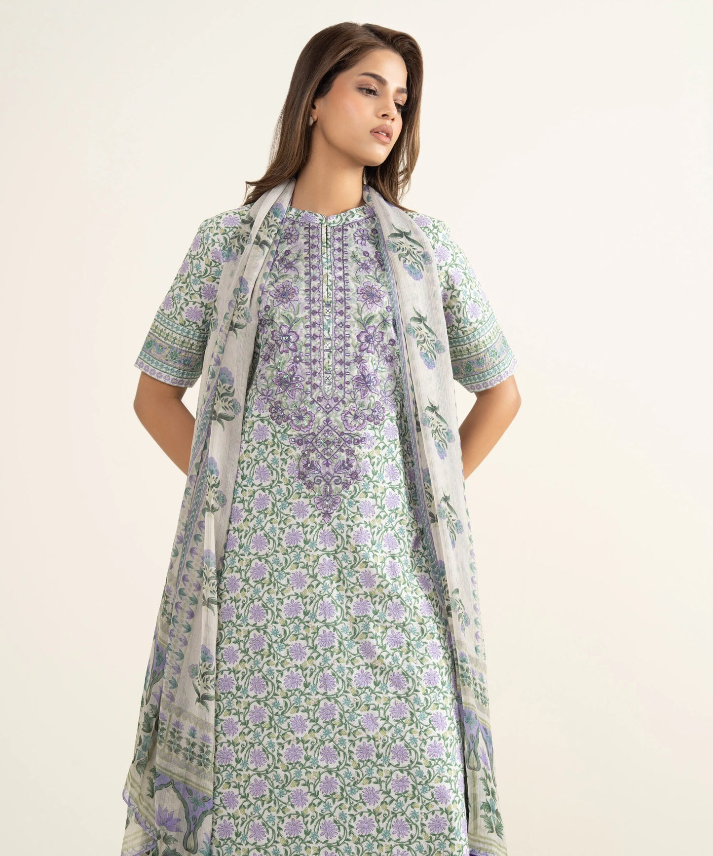 Sapphire Embroidered Lawn Three Piece Suit SP-LWN-PRP014