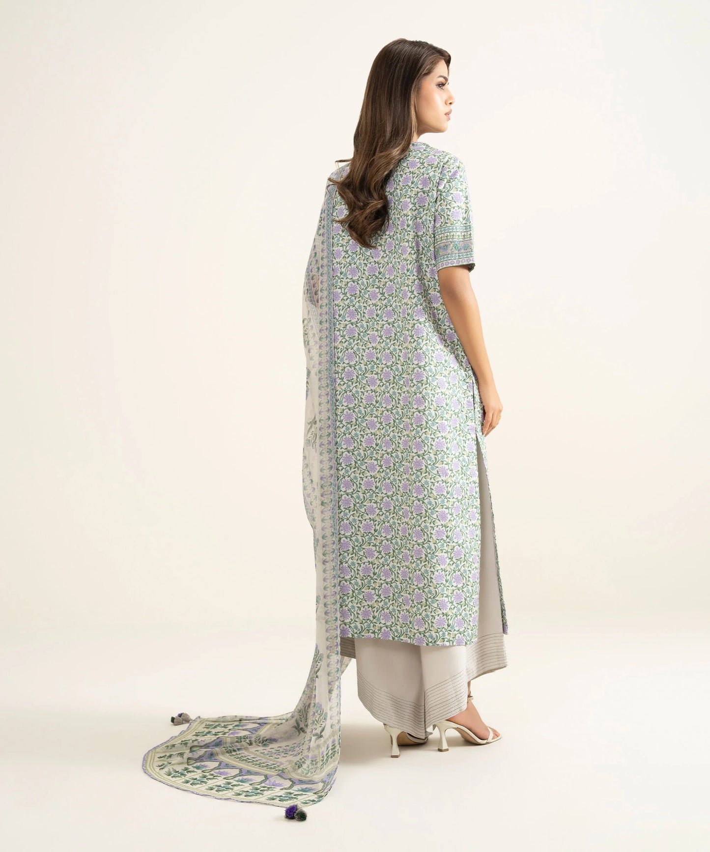 Sapphire Embroidered Lawn Three Piece Suit SP-LWN-PRP014