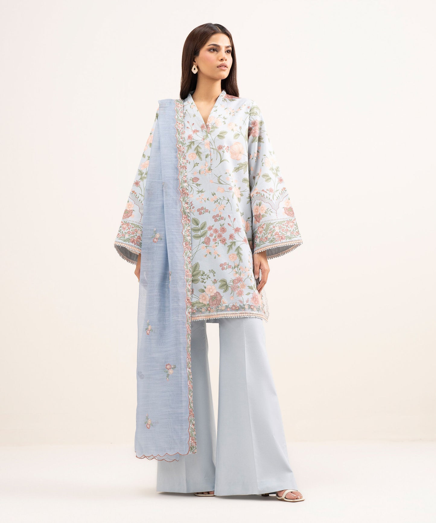 Sapphire Embrpidered Lawn Three Piece Suit SP-LWN-BLU019