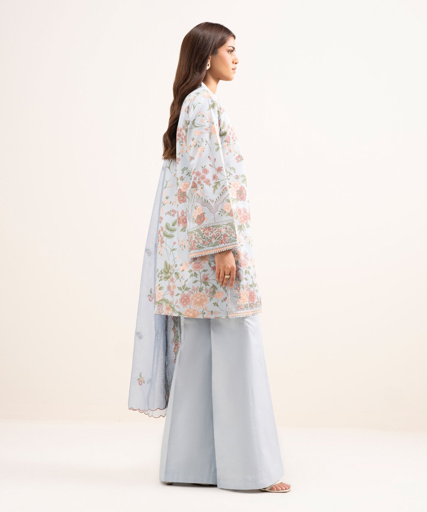 Sapphire Embrpidered Lawn Three Piece Suit SP-LWN-BLU019