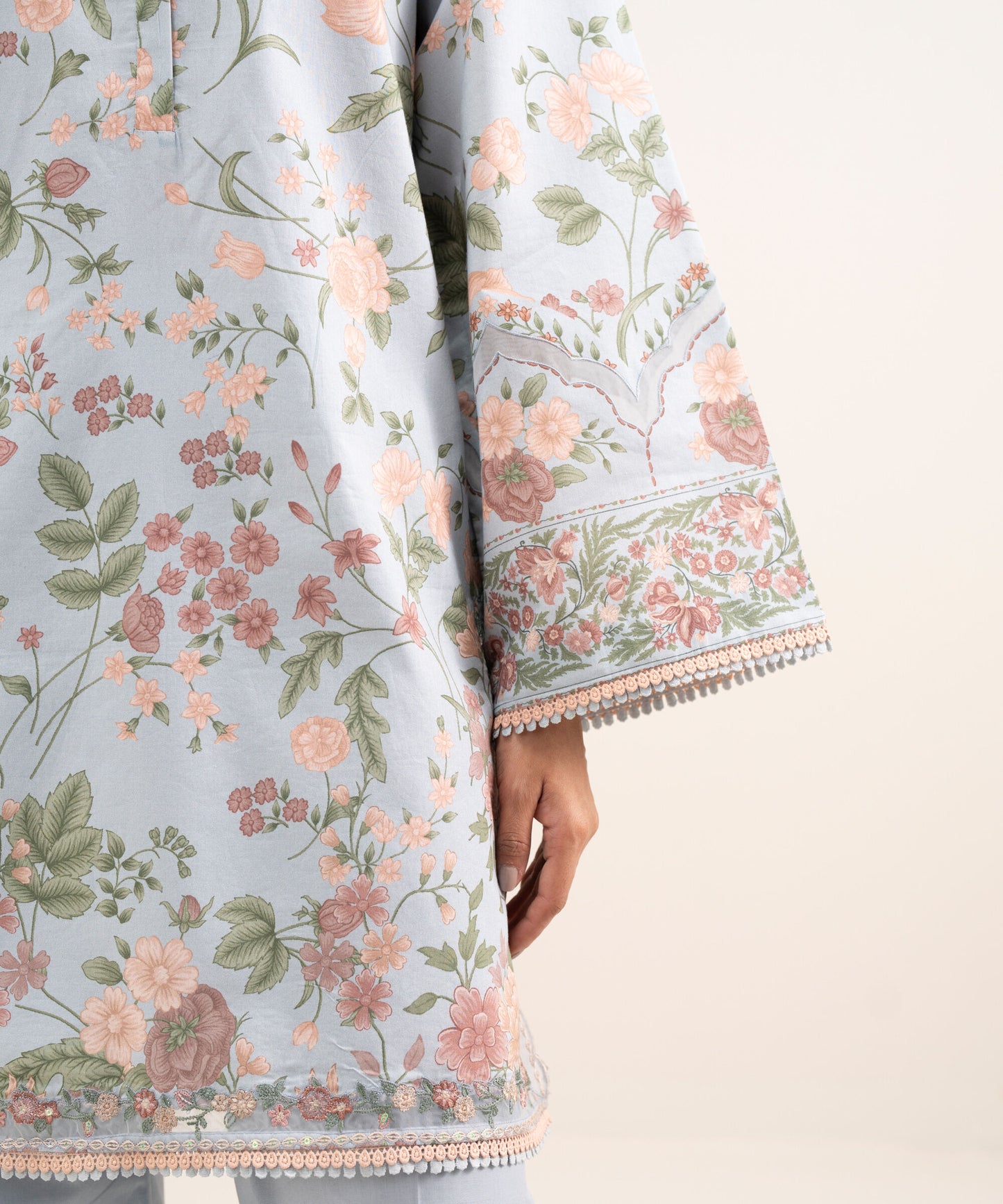 Sapphire Embrpidered Lawn Three Piece Suit SP-LWN-BLU019