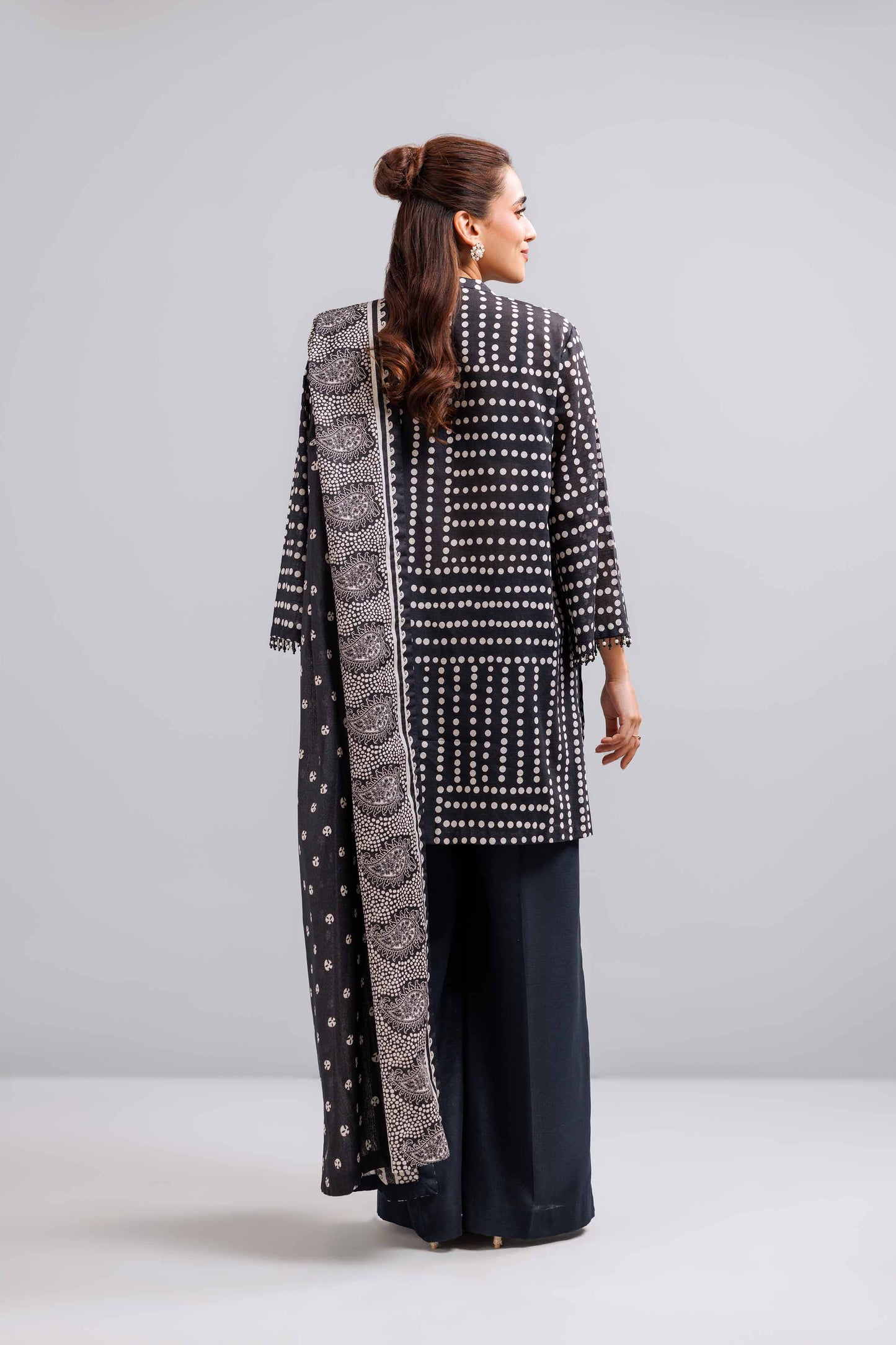 Nishaat Khaddar Three Piece Suit NS-KHD-BLK09