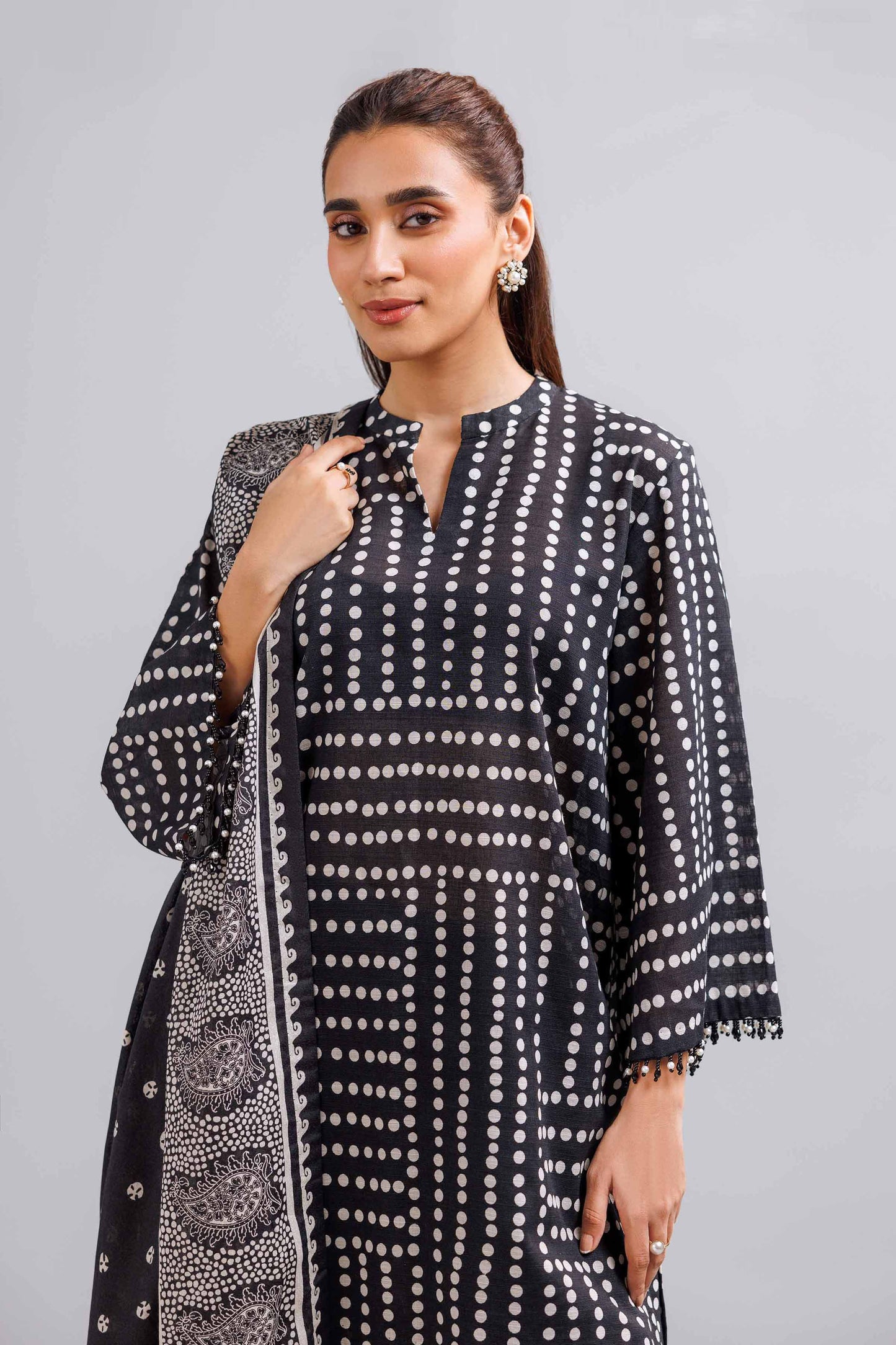 Nishaat Khaddar Three Piece Suit NS-KHD-BLK09
