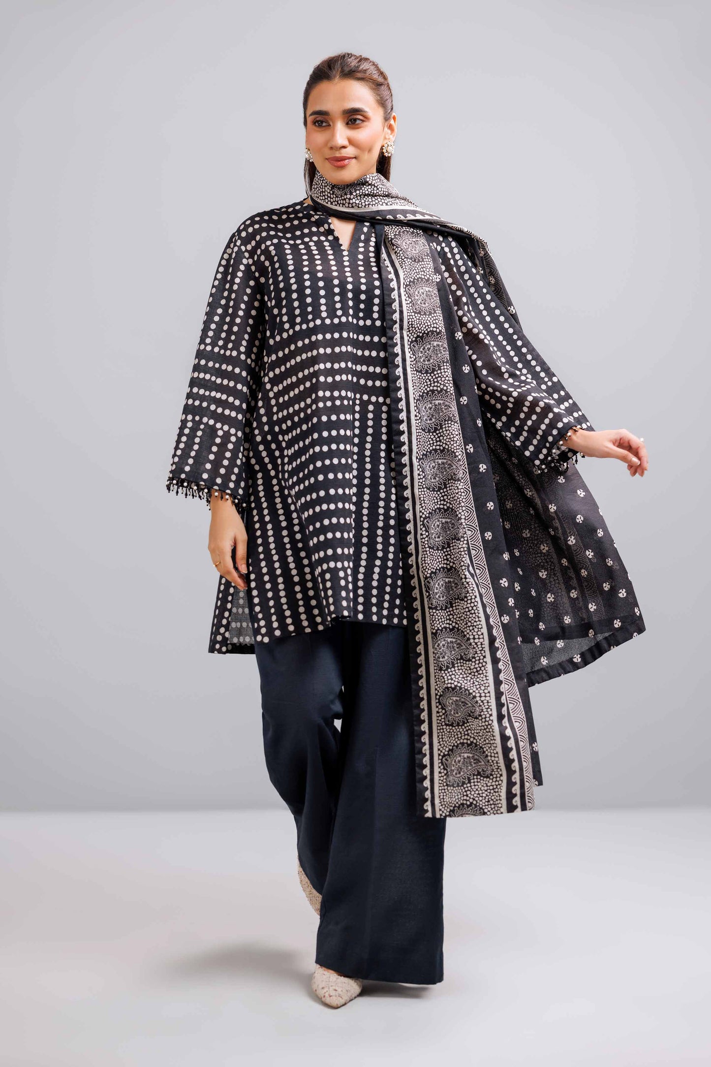 Nishaat Khaddar Three Piece Suit NS-KHD-BLK09