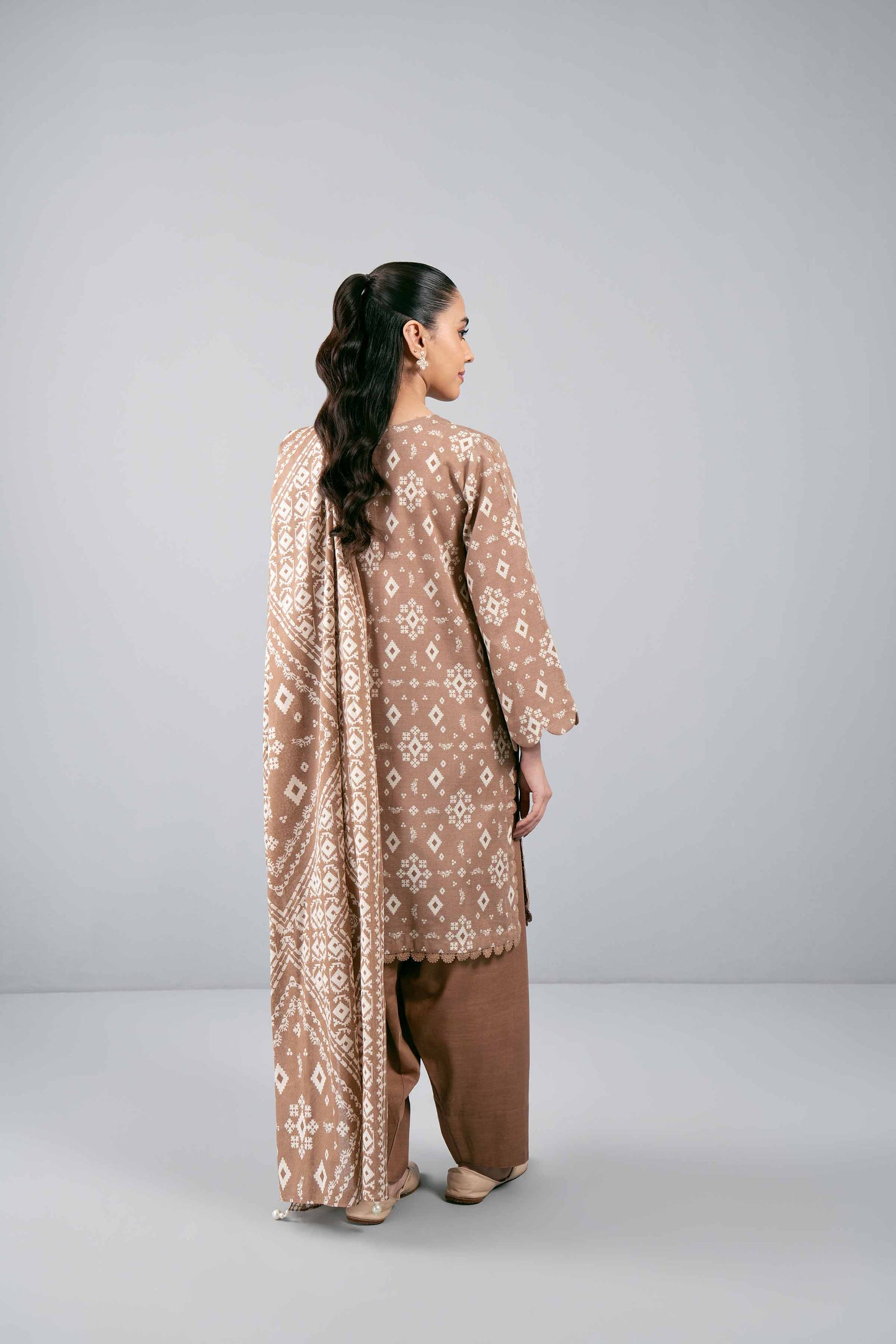 Nishaat Khaddar Three Piece Suit NS-KHD-BR02