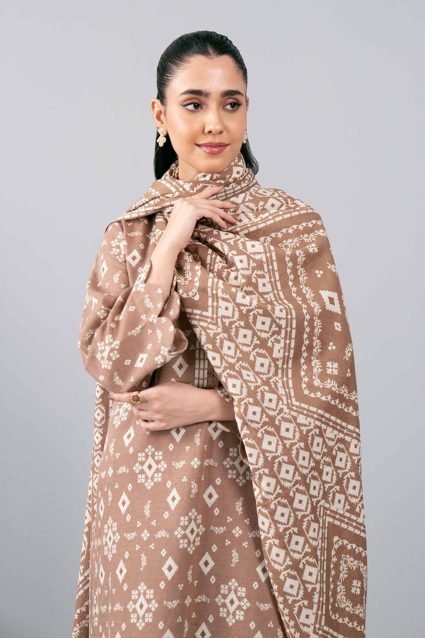 Nishaat Khaddar Three Piece Suit NS-KHD-BR02