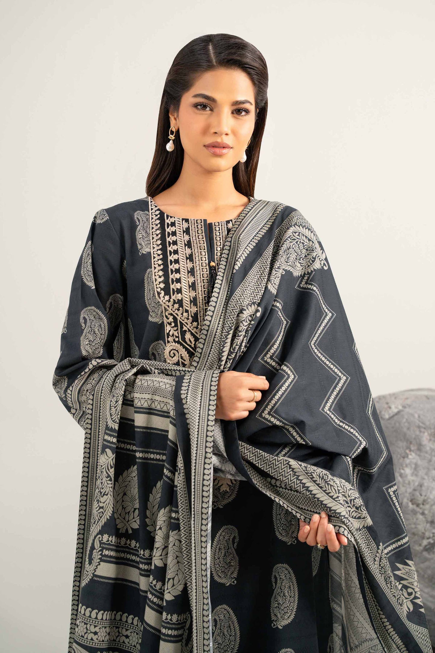 Nishat Embroidered Lawn Three Piece Suit NS-LWN-BLK02