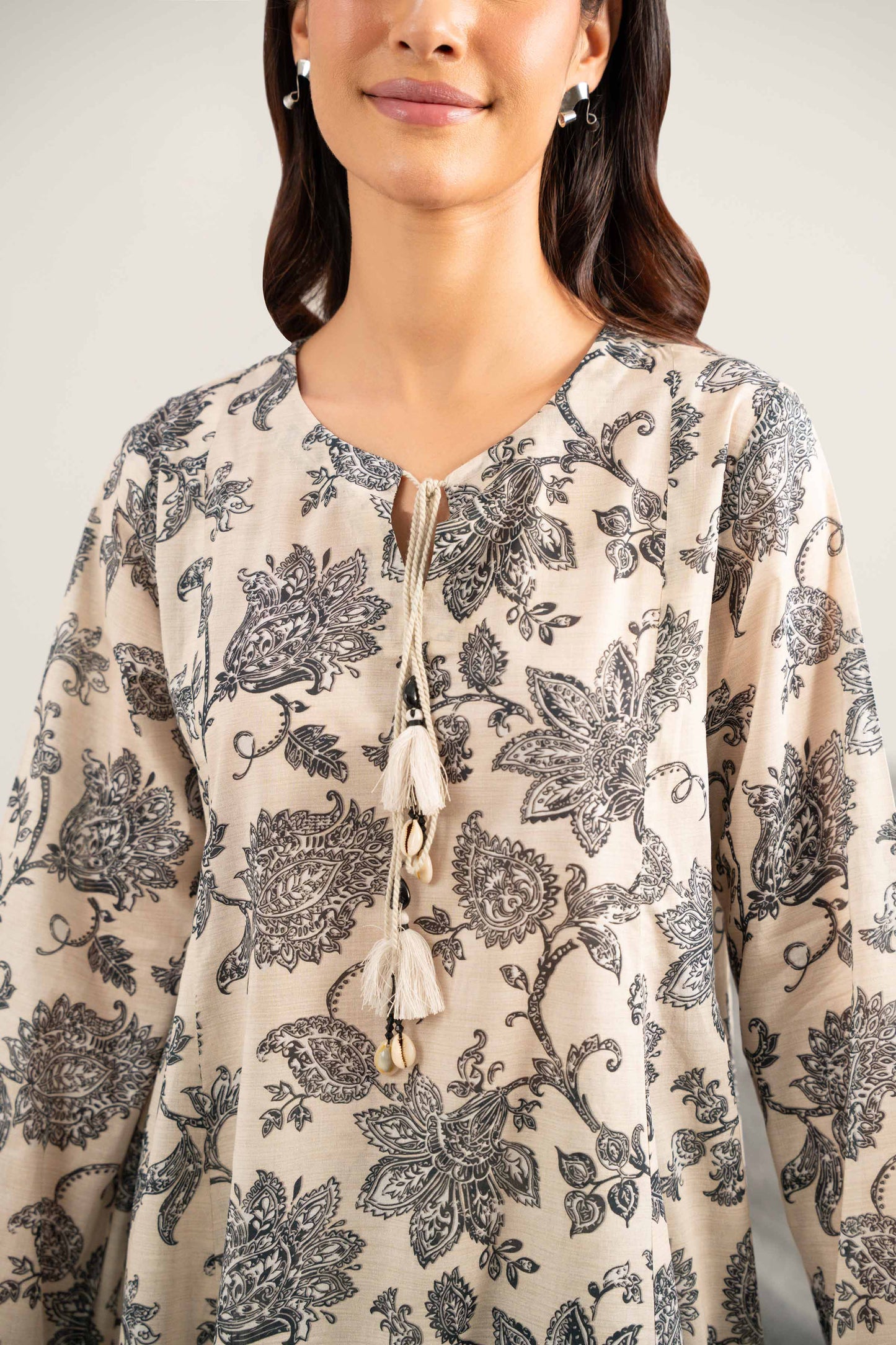 Nishat Printed Lawn Three Piece Suit NS-LWN-WHT01