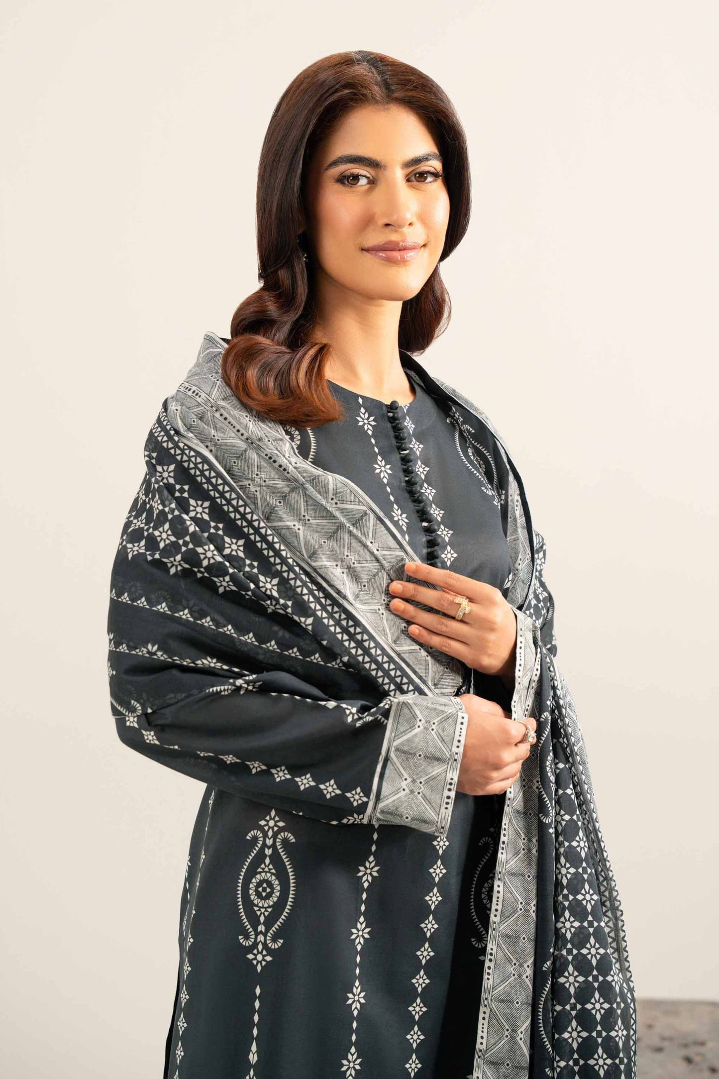 Nishat Printed Lawn Three Piece Suit NS-LWN-BLK06