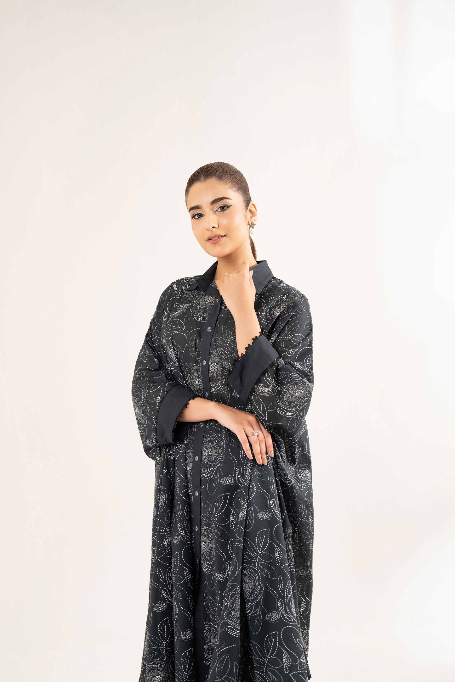 Nishat  Printed Lawn Three Piece Suit NS-LWN-BLK07