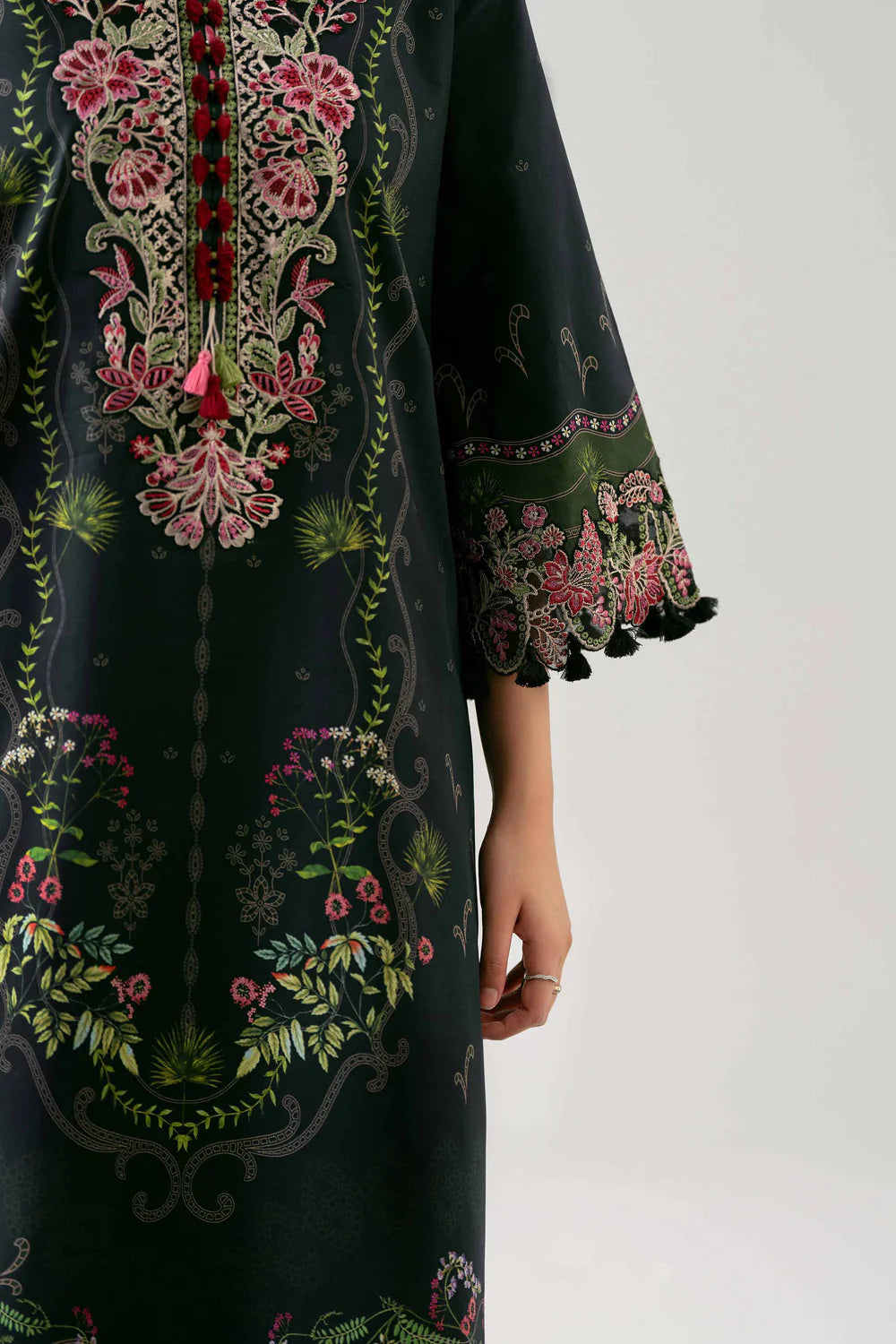 Nishat Embroidered Lawn Three Piece Suit NS-LWN-BLK09