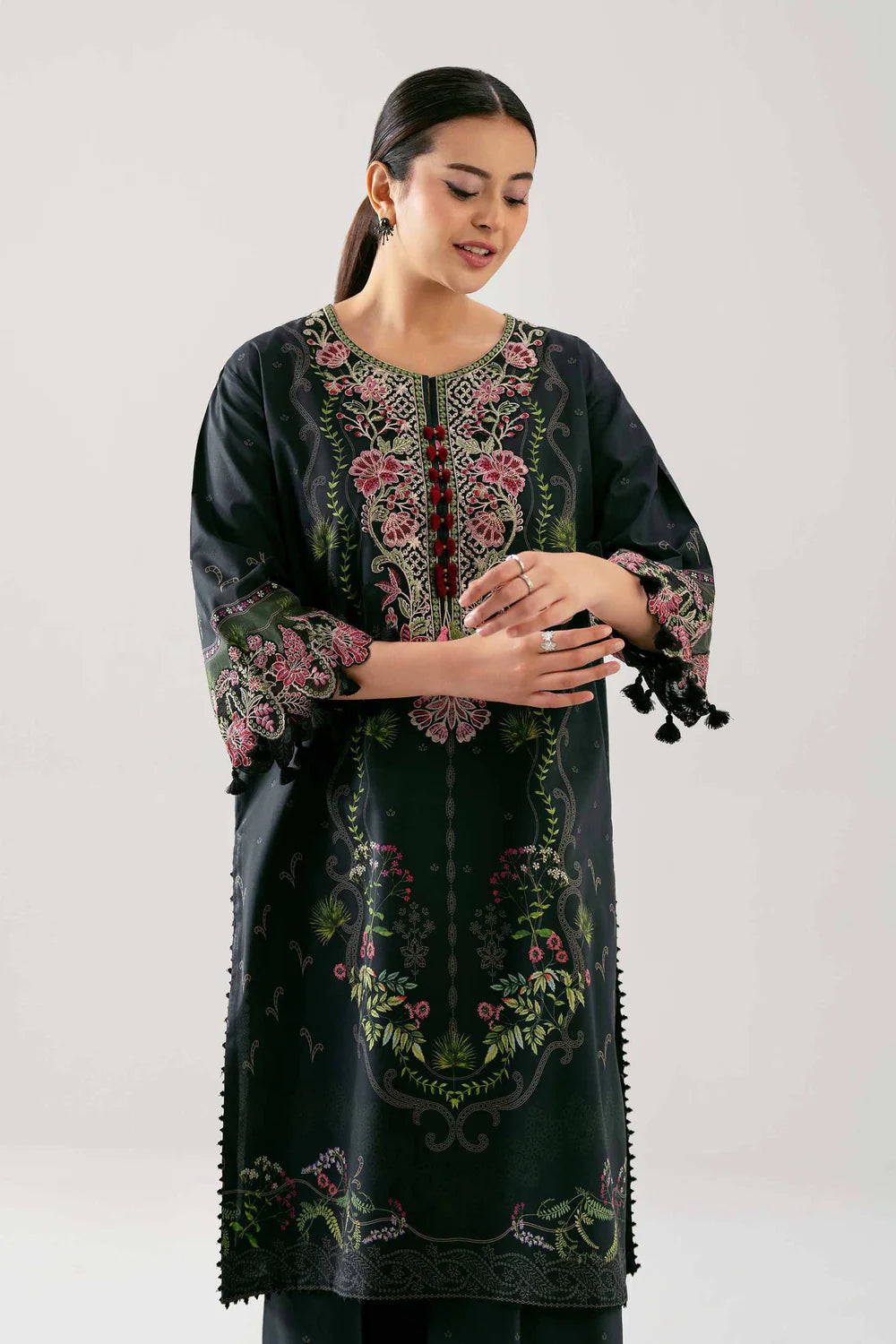 Nishat Embroidered Lawn Three Piece Suit NS-LWN-BLK09