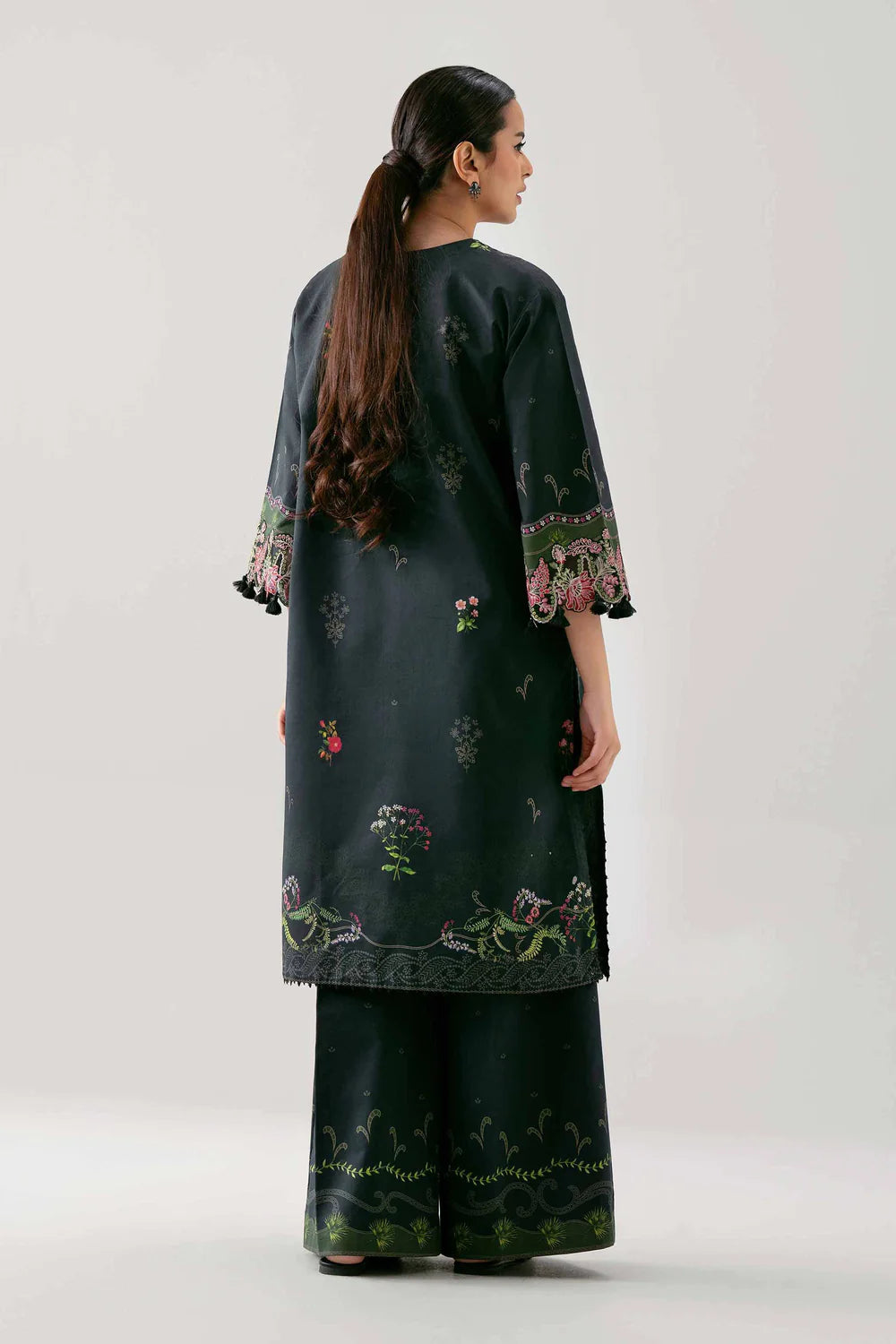 Nishat Embroidered Lawn Three Piece Suit NS-LWN-BLK09