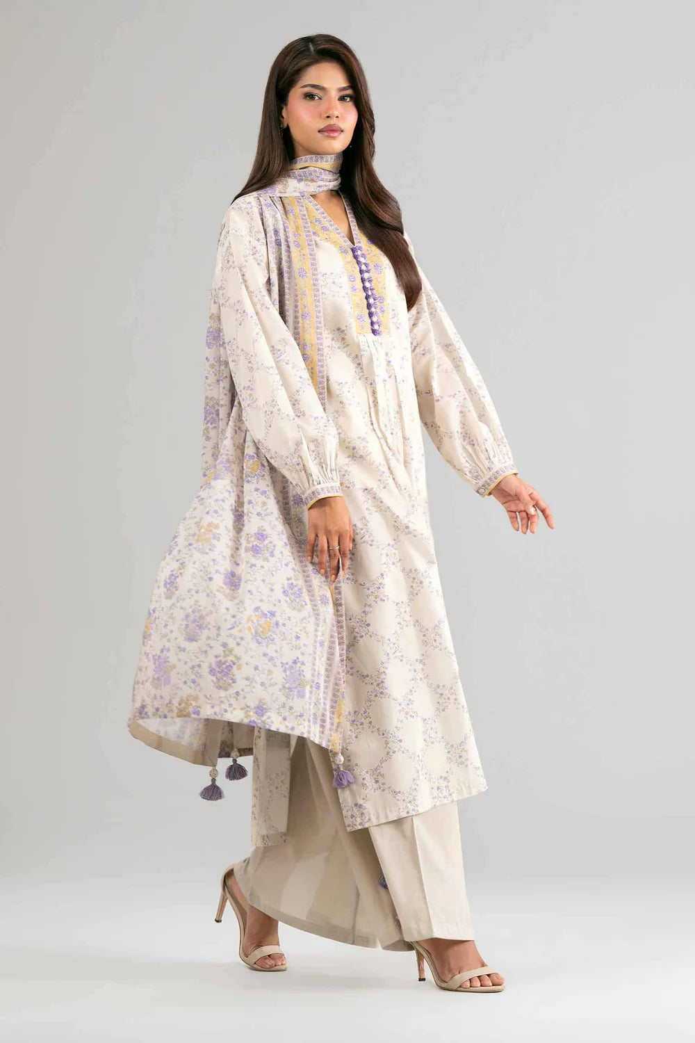 Nishat Printed Lawn Three Piece Suit NS-LWN-WHT04