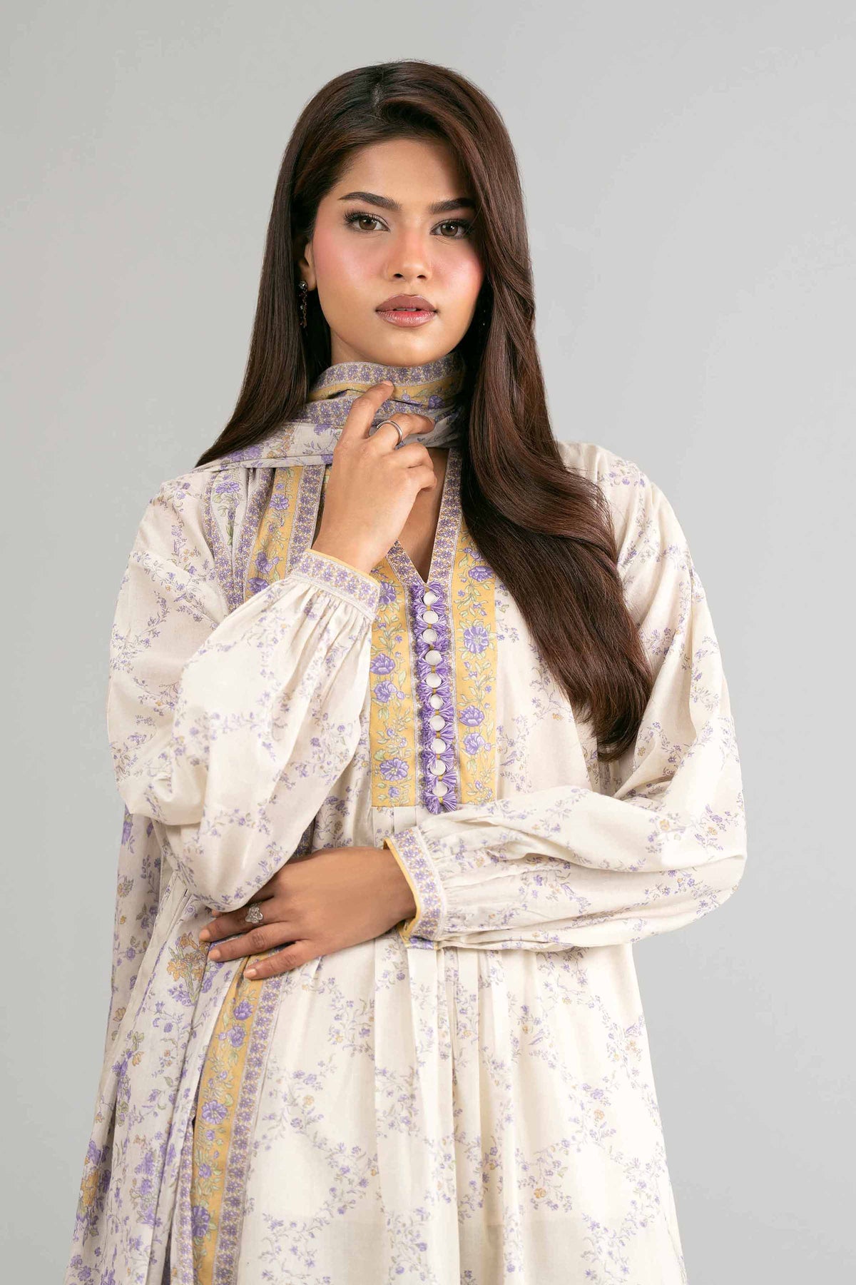 Nishat Printed Lawn Three Piece Suit NS-LWN-WHT04