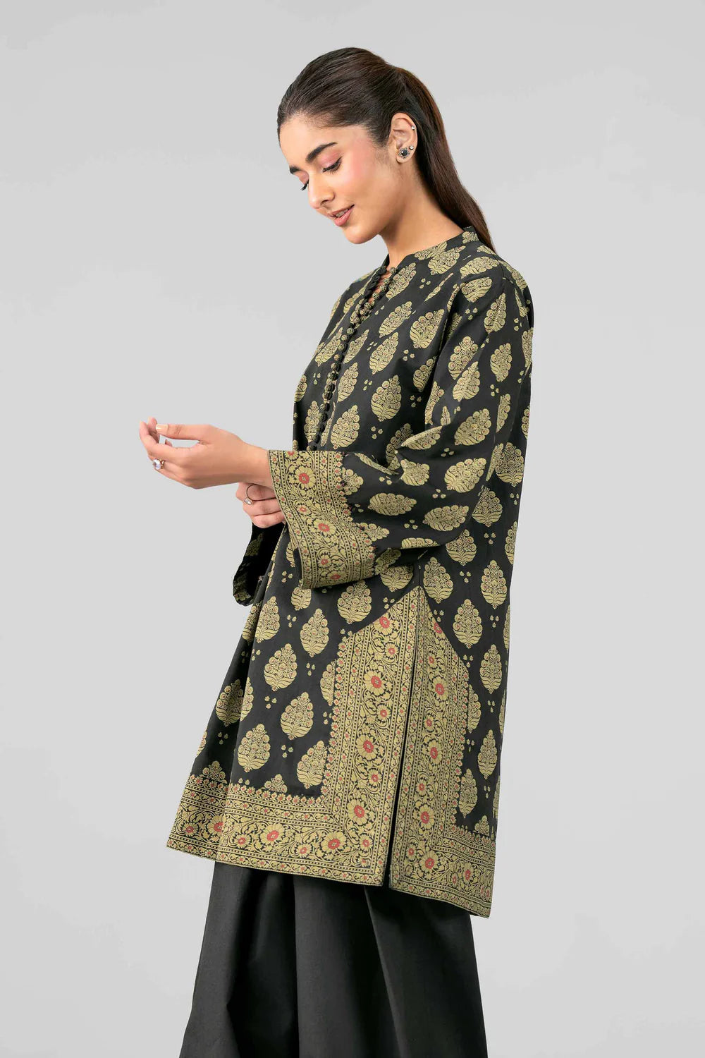 Nishat Printed Lawn Three Piece Suit NS-LWN-BLK08