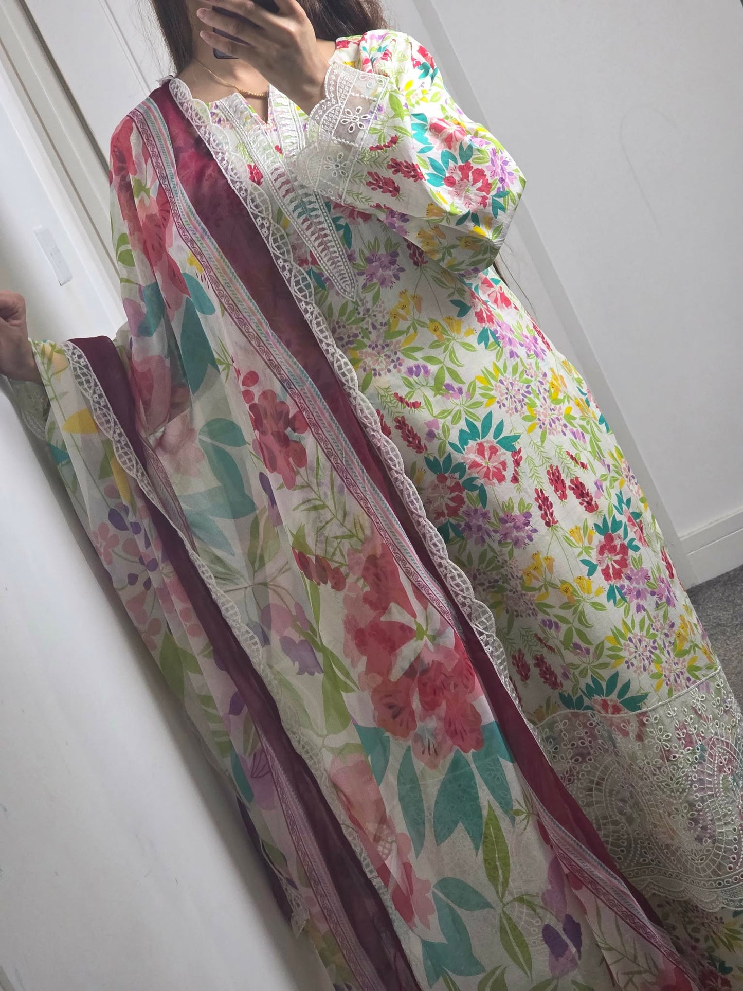 Uznau Embroidered Lawn Three Piece Suit UZ-LWN-WHT021