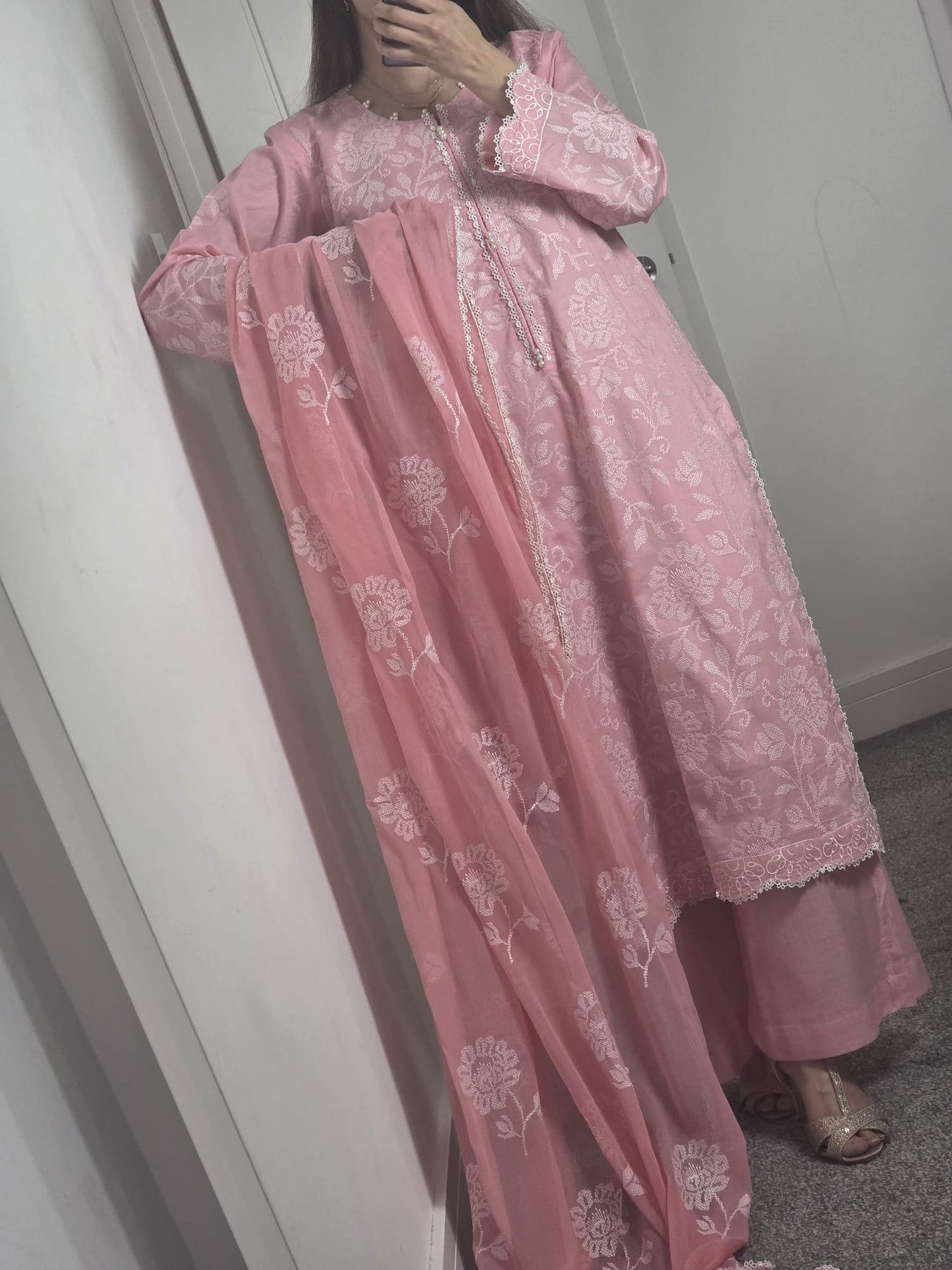 Uznau Embroidered Lawn Three Piece Suit UZ-LWN-PNK016