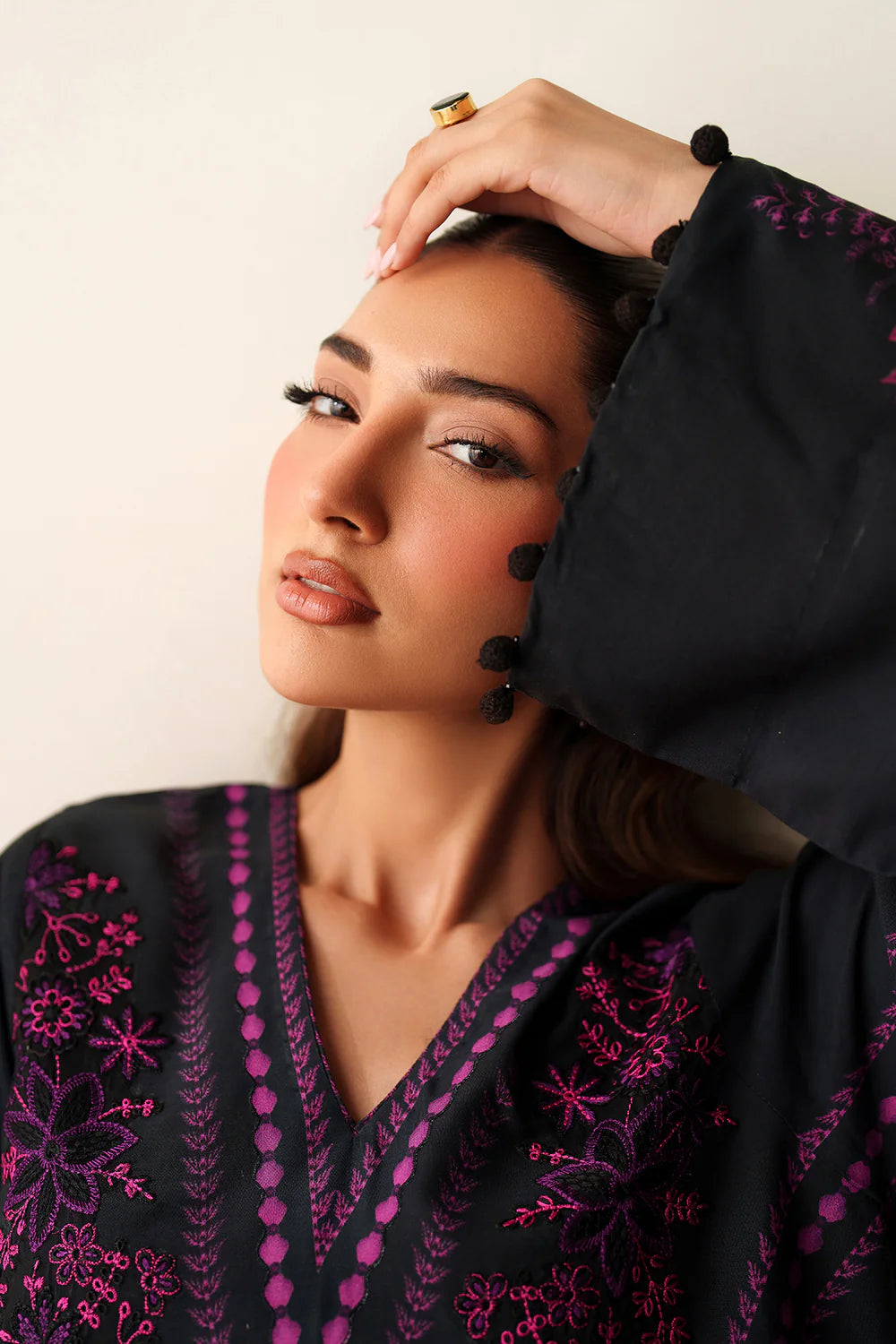 Baroque Embroidered Viscose Linen Three Piece Suit BR-VC-PNK03