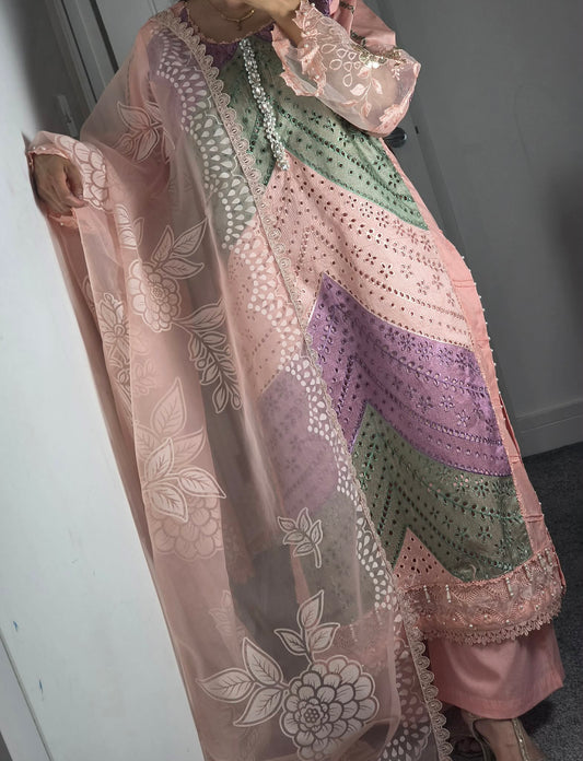 Uznau Embroidered Lawn Three Piece Suit UZ-LWN-PNK019