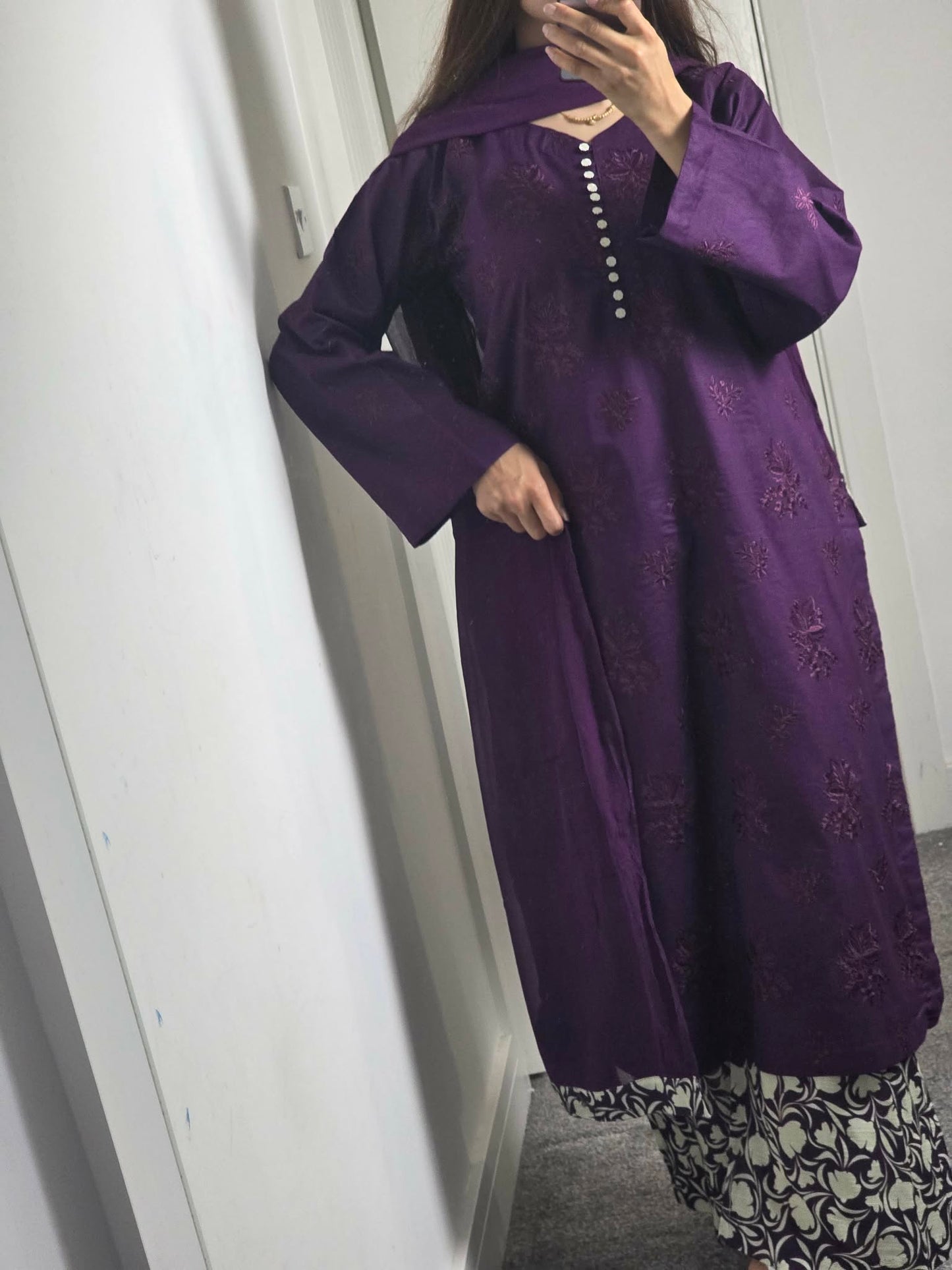 Uznau Embroidered Lawn Three Piece Suit UZ-LWN-PRP017