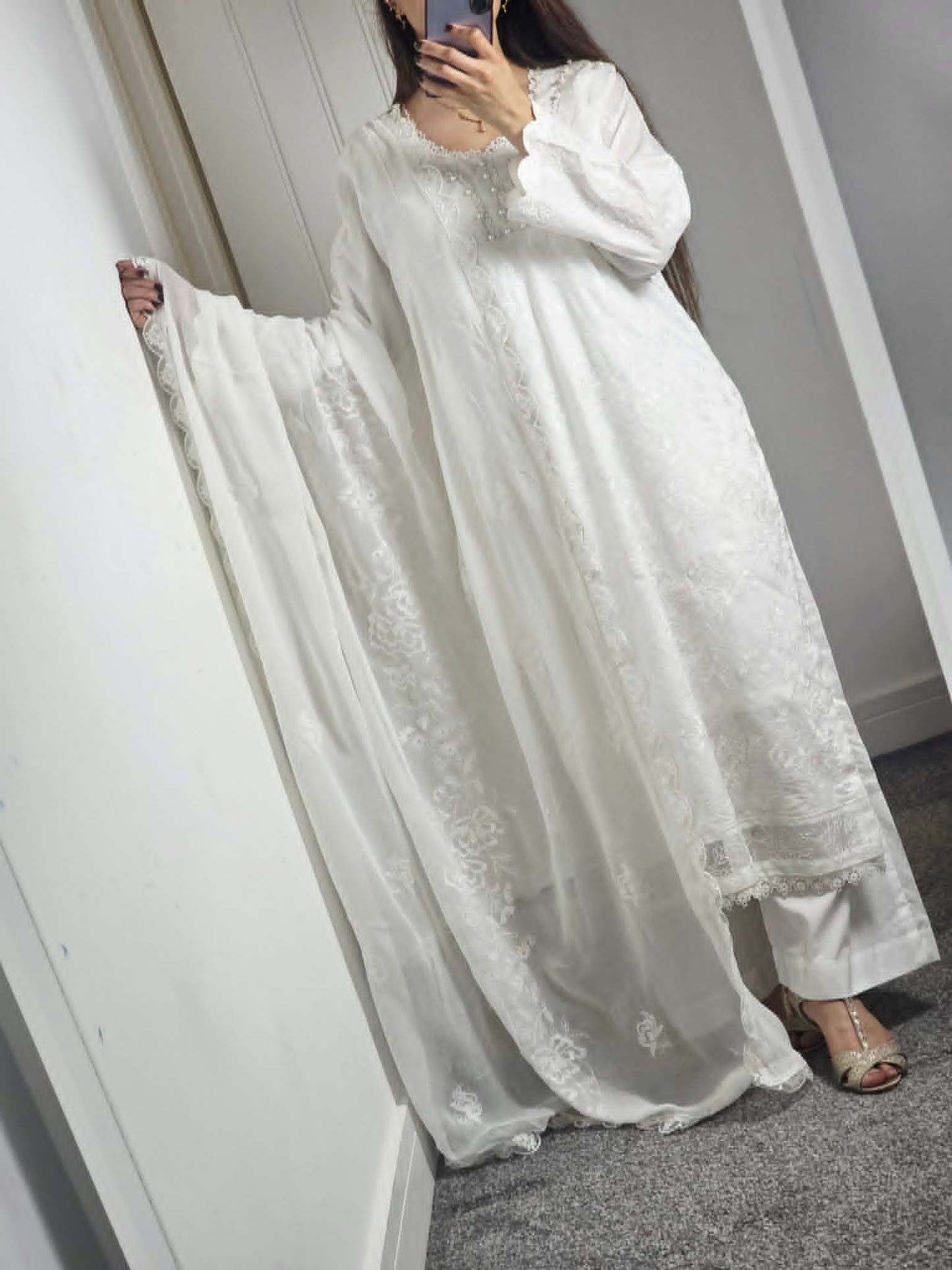 Uznau Embroidered Lawn Three Piece Suit UZ-LWN-WHT018
